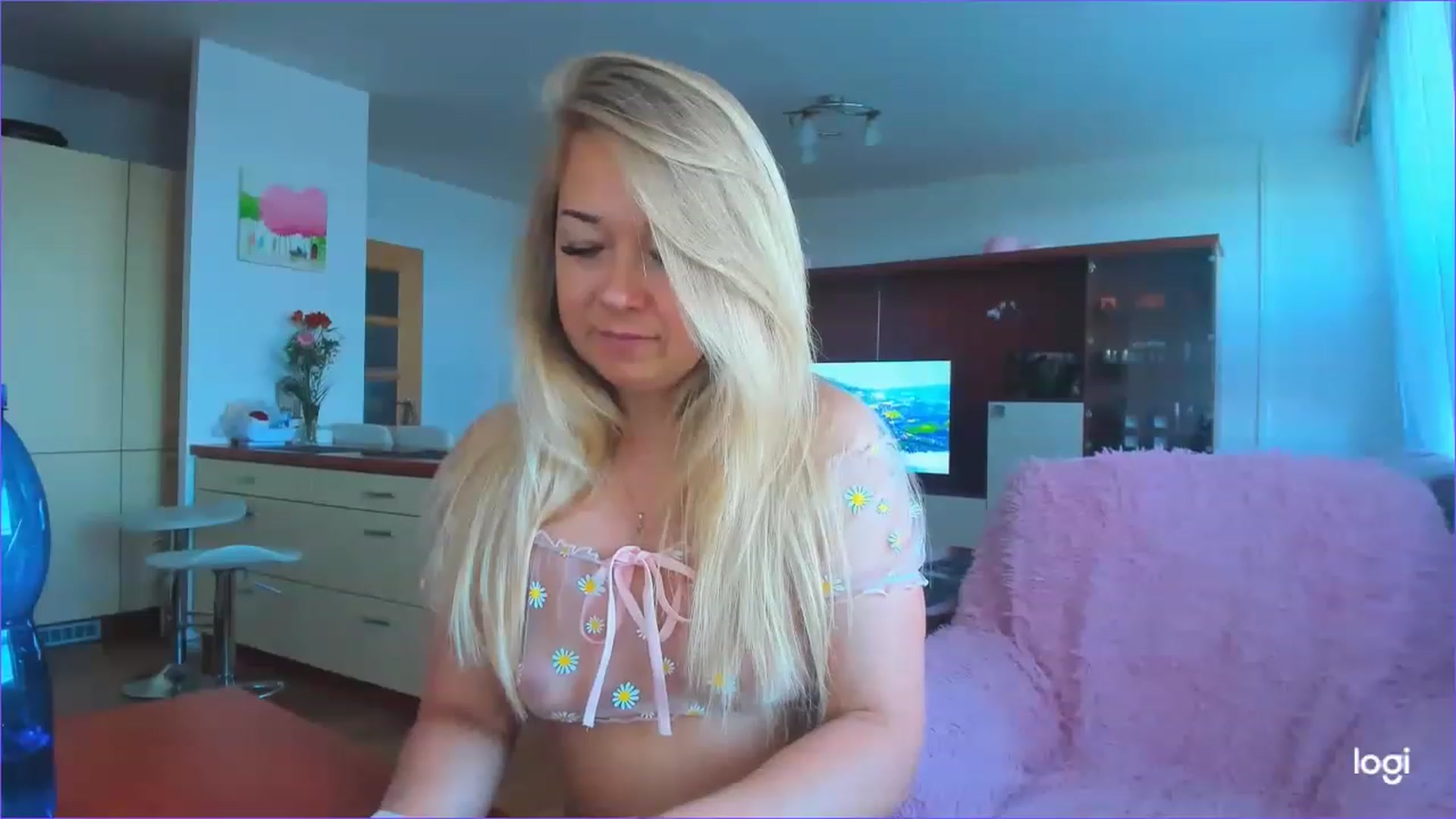 Gallery image thumbnail from FlamingoDream's myfreecams stream on, 06/01/2023, 16:20 image 13 of 20