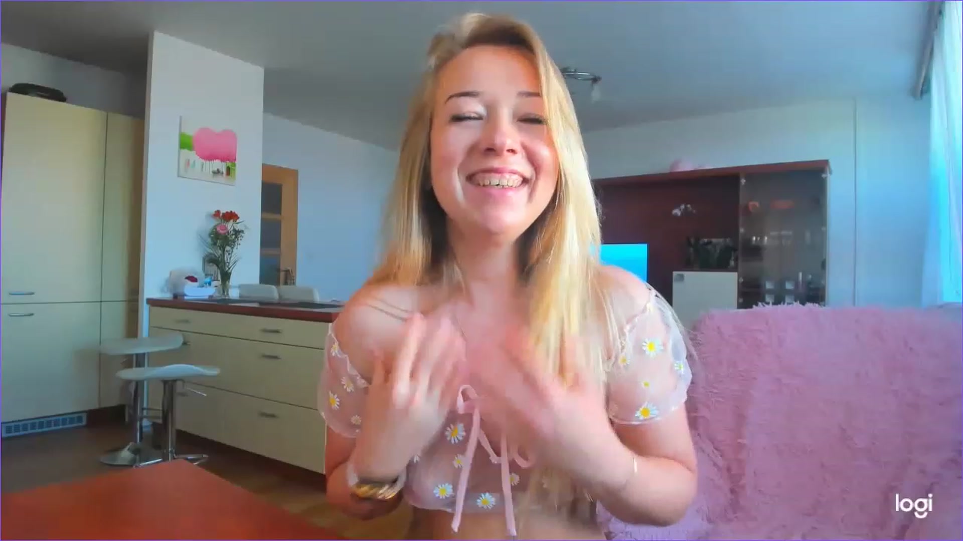 Gallery image thumbnail from FlamingoDream's myfreecams stream on, 06/01/2023, 17:33 image 8 of 20