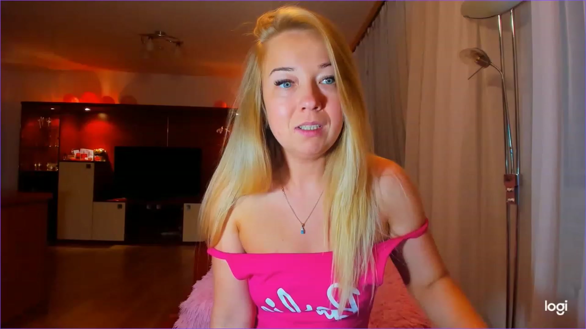Gallery image thumbnail from FlamingoDream's myfreecams stream on, 06/01/2023, 23:24 image 3 of 20