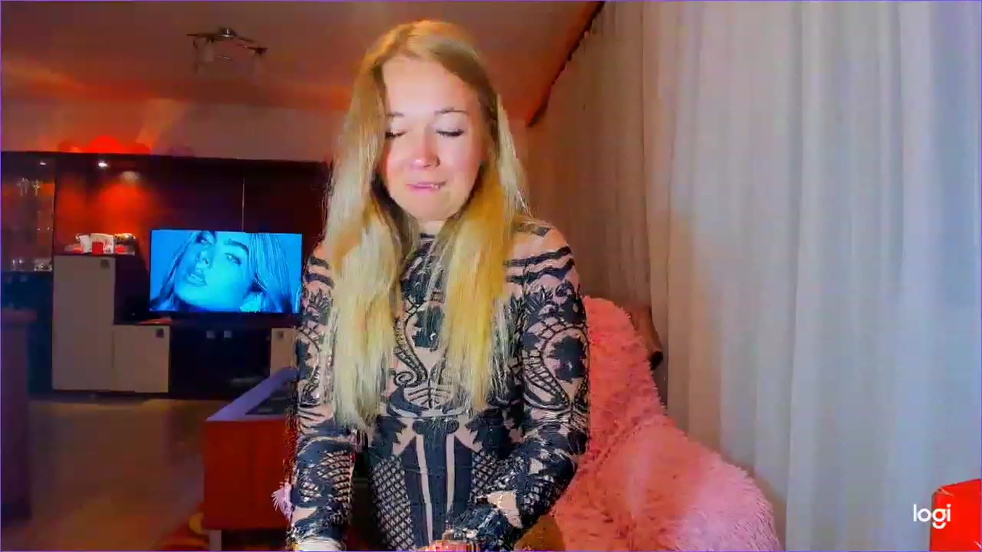 Gallery image thumbnail from FlamingoDream's myfreecams stream on, 06/05/2023, 22:01 image 15 of 20