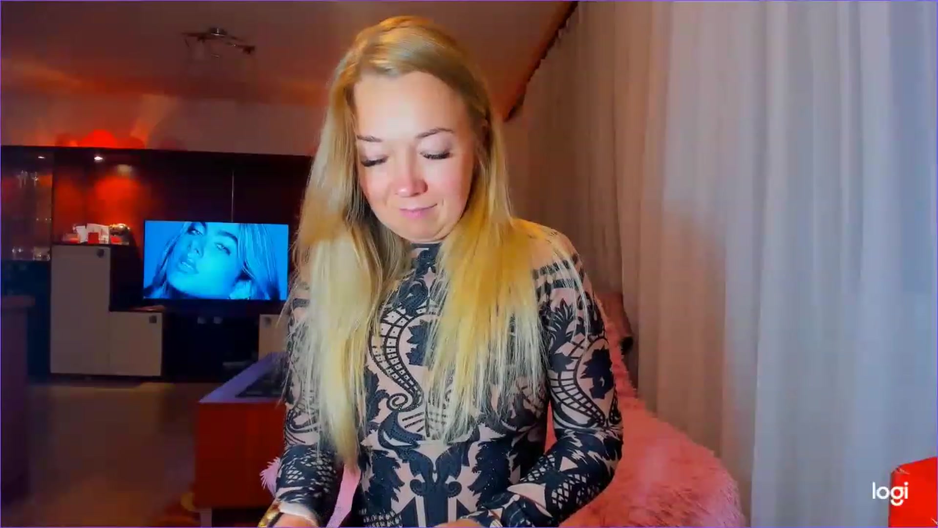 Gallery image thumbnail from FlamingoDream's myfreecams stream on, 06/05/2023, 22:01 image 9 of 20
