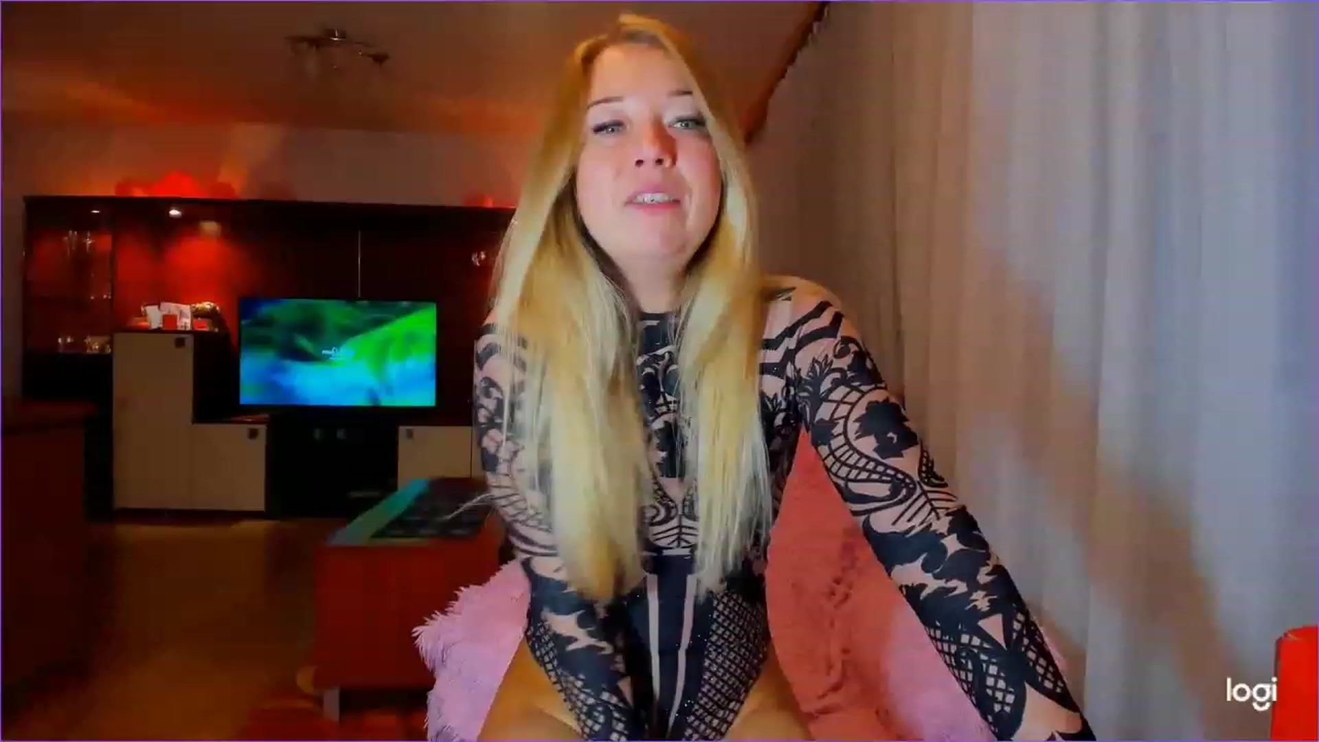 Gallery image thumbnail from FlamingoDream's myfreecams stream on, 06/06/2023, 24:18 image 10 of 20