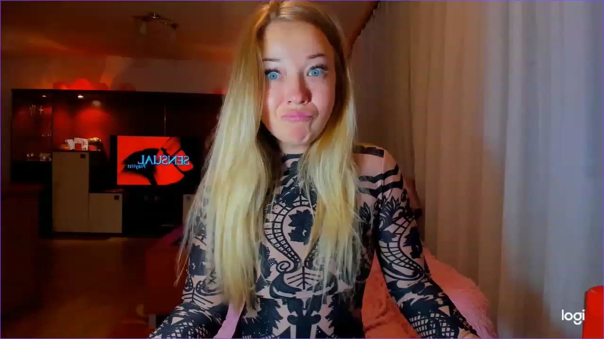 Gallery image thumbnail from FlamingoDream's myfreecams stream on, 06/06/2023, 24:18 image 16 of 20
