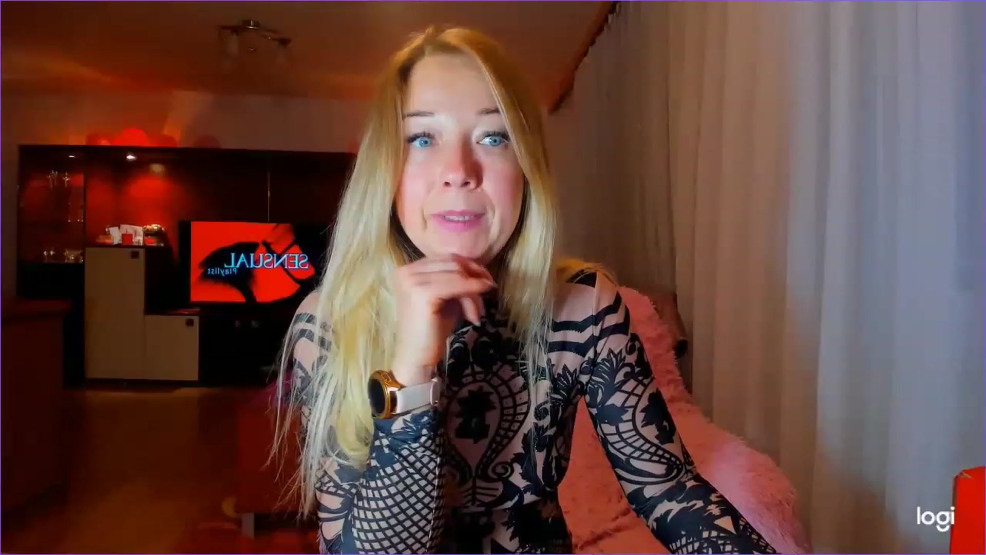 Gallery image thumbnail from FlamingoDream's myfreecams stream on, 06/06/2023, 24:18 image 15 of 20