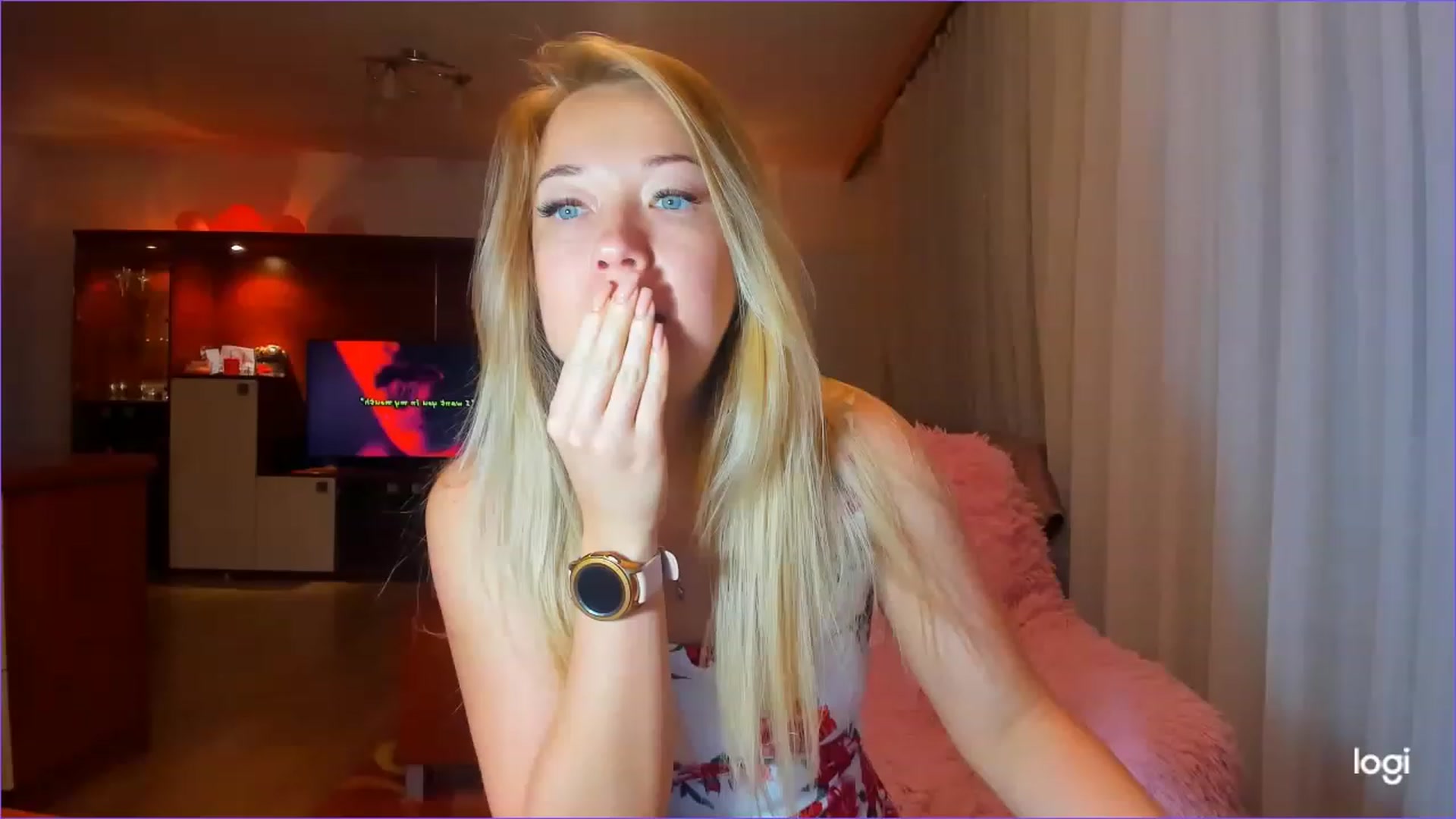 Gallery image thumbnail from FlamingoDream's myfreecams stream on, 06/06/2023, 01:56 image 2 of 20