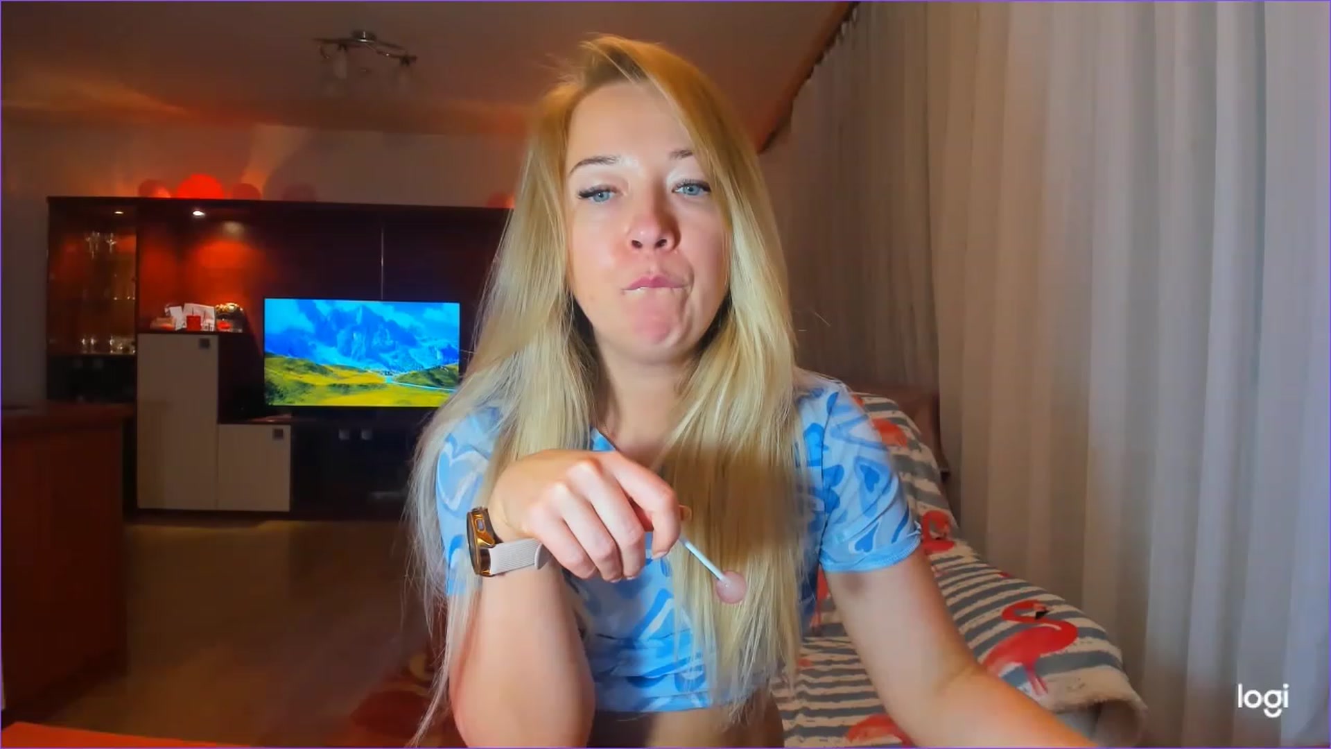 Gallery image thumbnail from FlamingoDream's myfreecams stream on, 06/06/2023, 22:16 image 16 of 20