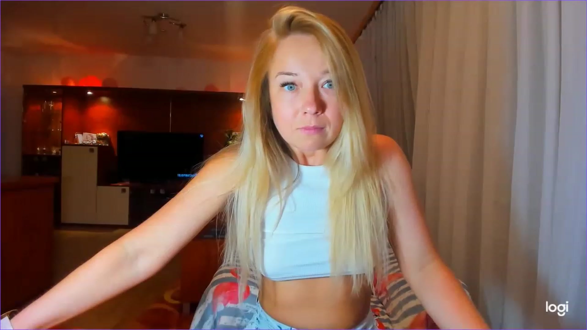 Gallery image thumbnail from FlamingoDream's myfreecams stream on, 06/13/2023, 22:03 image 15 of 20