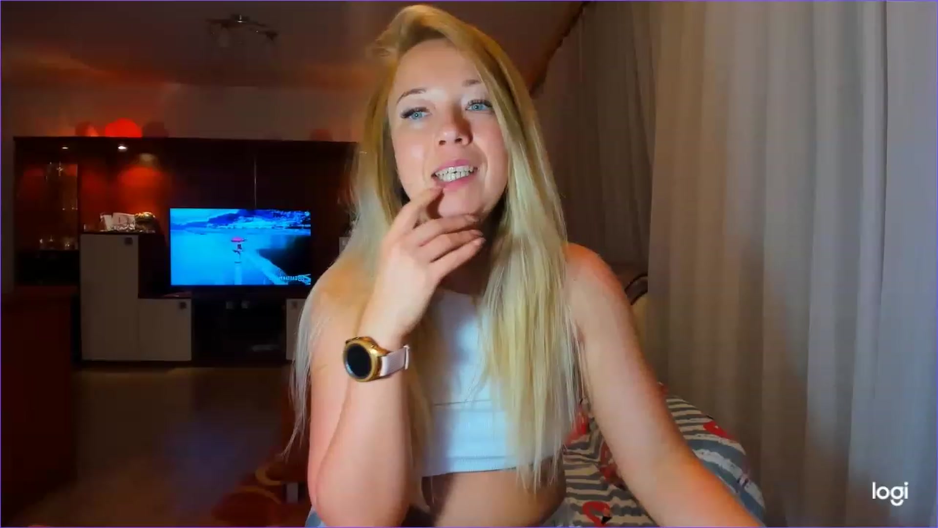 Gallery image thumbnail from FlamingoDream's myfreecams stream on, 06/14/2023, 24:09 image 15 of 20