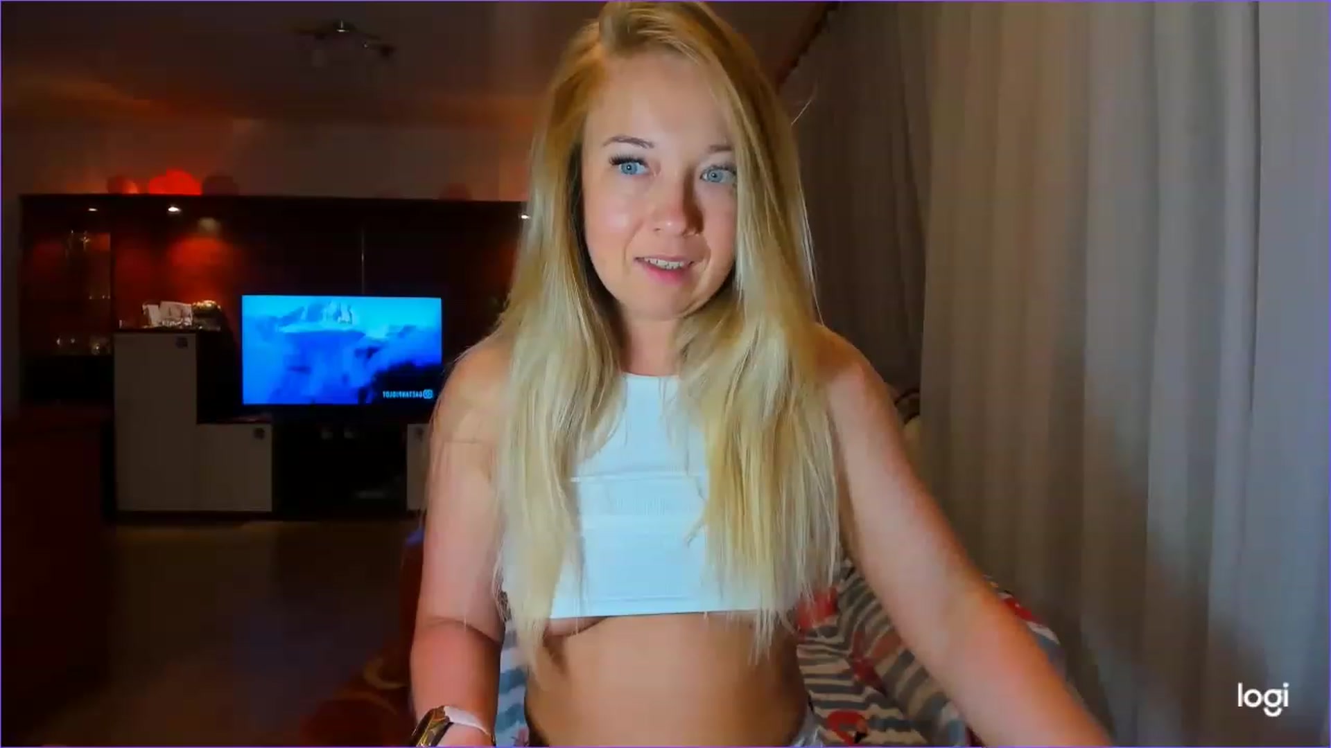 Gallery image thumbnail from FlamingoDream's myfreecams stream on, 06/14/2023, 24:09 image 13 of 20
