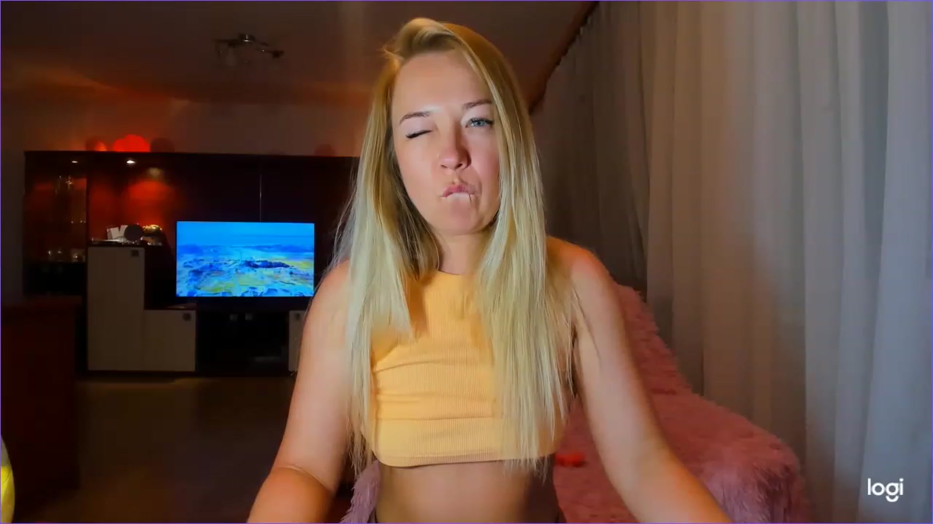 Gallery image thumbnail from FlamingoDream's myfreecams stream on, 06/14/2023, 21:31 image 16 of 20