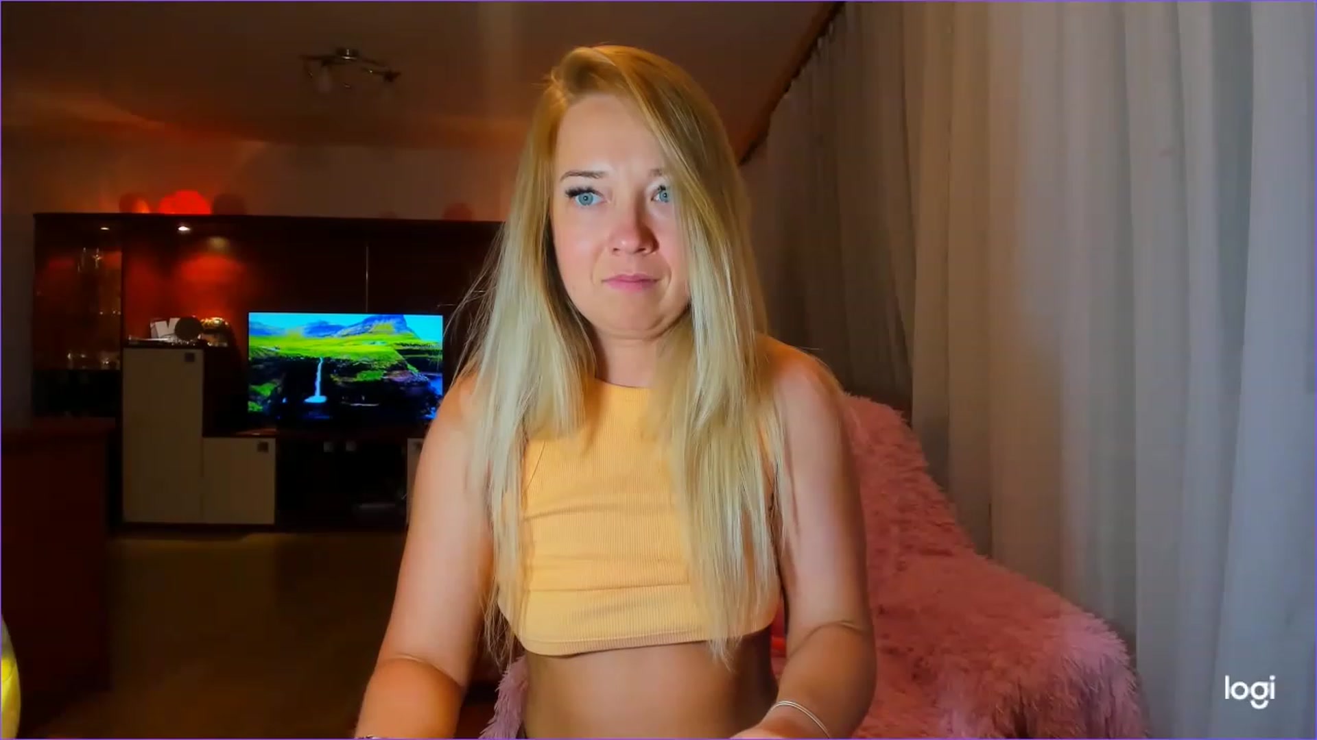 Gallery image thumbnail from FlamingoDream's myfreecams stream on, 06/14/2023, 21:31 image 15 of 20