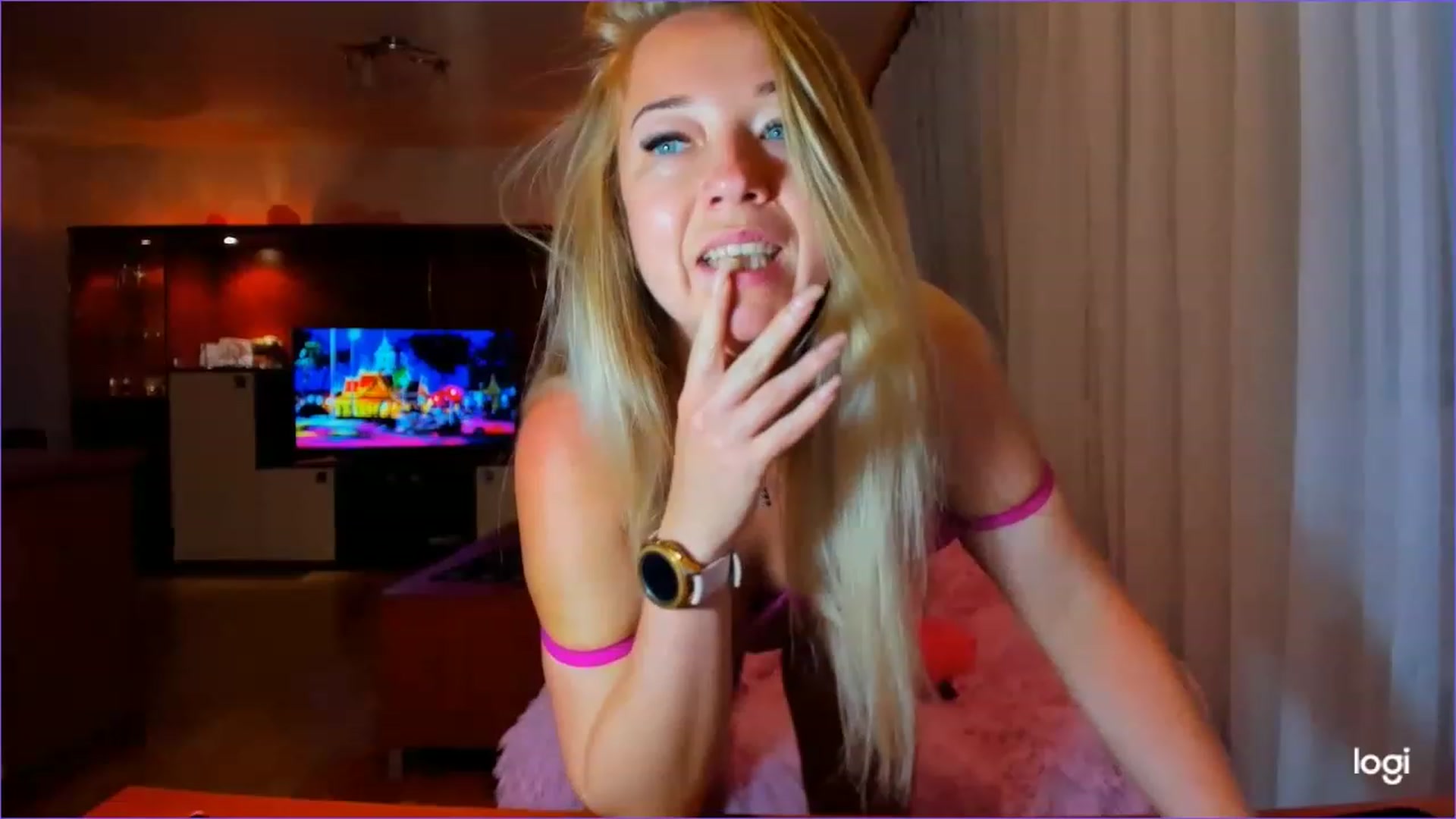 Gallery image thumbnail from FlamingoDream's myfreecams stream on, 06/26/2023, 22:47 image 1 of 20