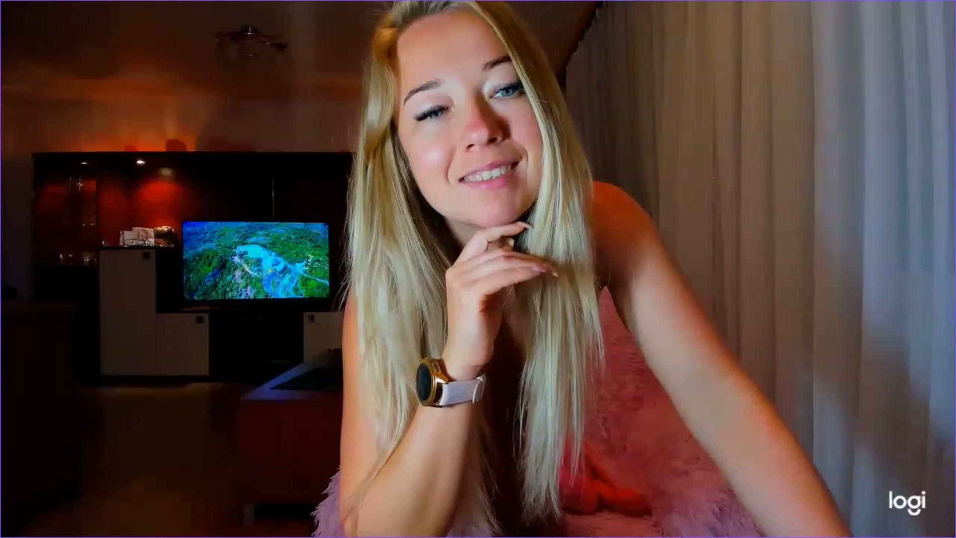 Gallery image thumbnail from FlamingoDream's myfreecams stream on, 06/26/2023, 23:24 image 8 of 20