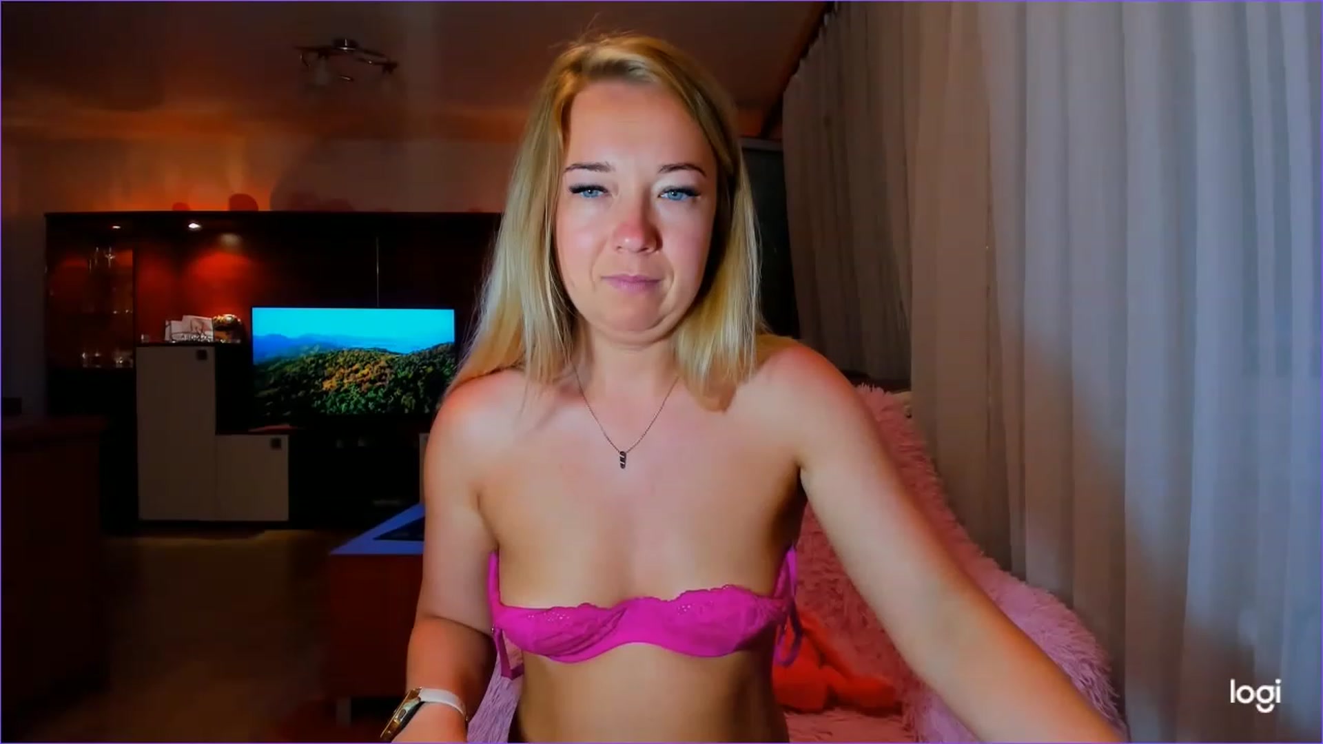 Gallery image thumbnail from FlamingoDream's myfreecams stream on, 06/26/2023, 23:24 image 4 of 20