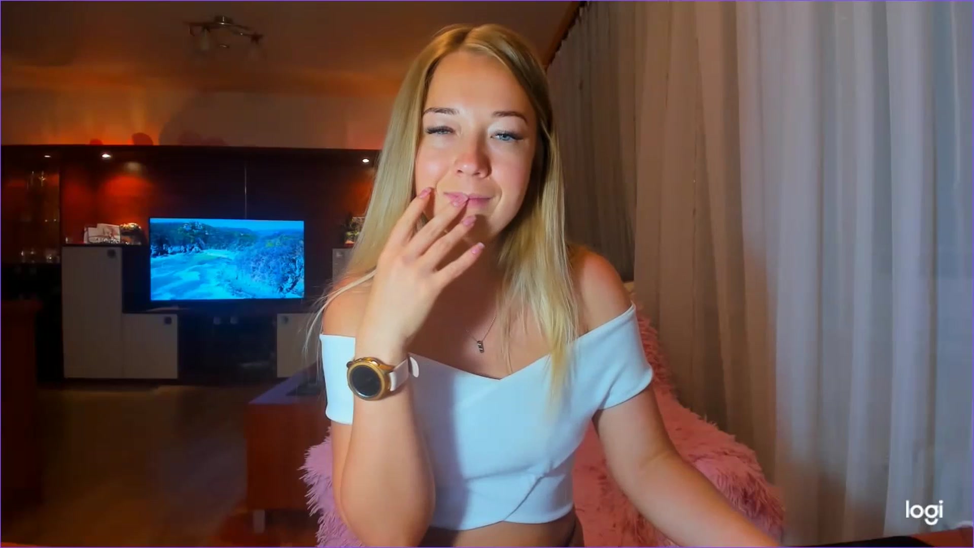 Gallery image thumbnail from FlamingoDream's myfreecams stream on, 06/30/2023, 24:11 image 5 of 20