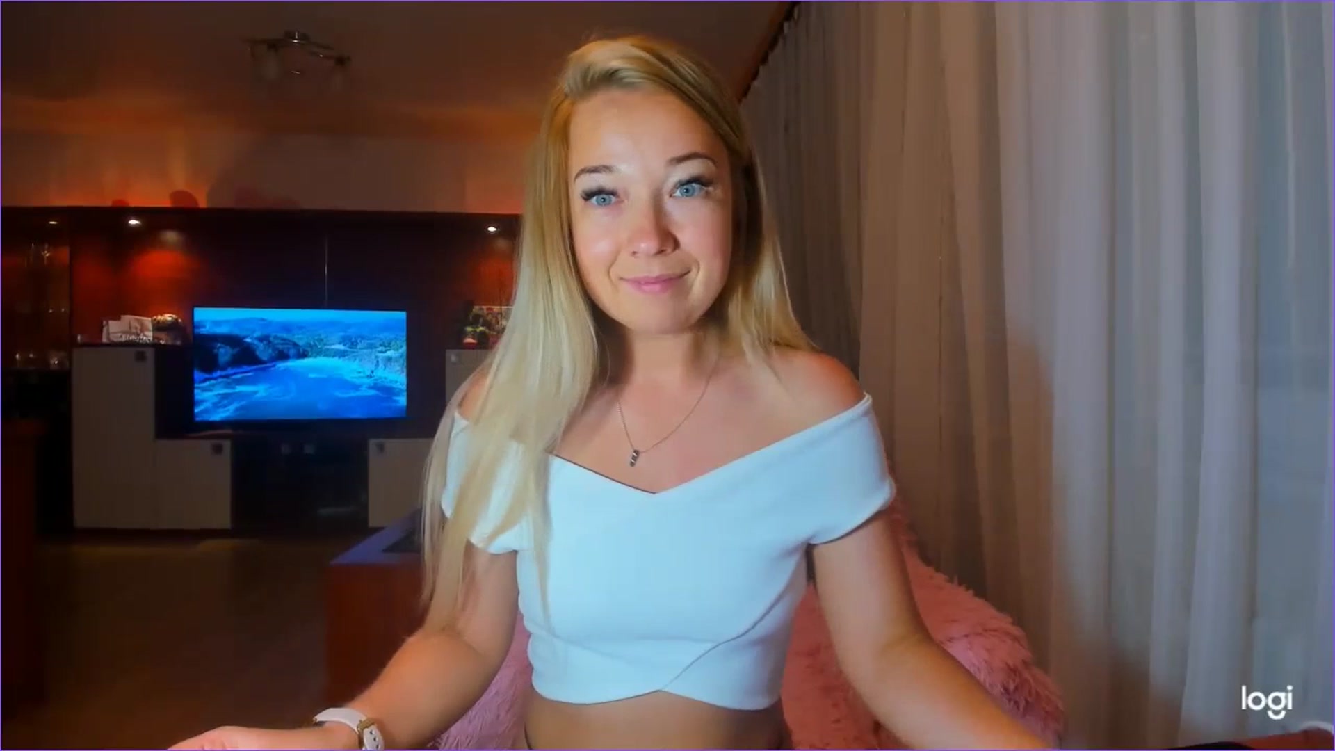 Gallery image thumbnail from FlamingoDream's myfreecams stream on, 06/30/2023, 24:11 image 13 of 20