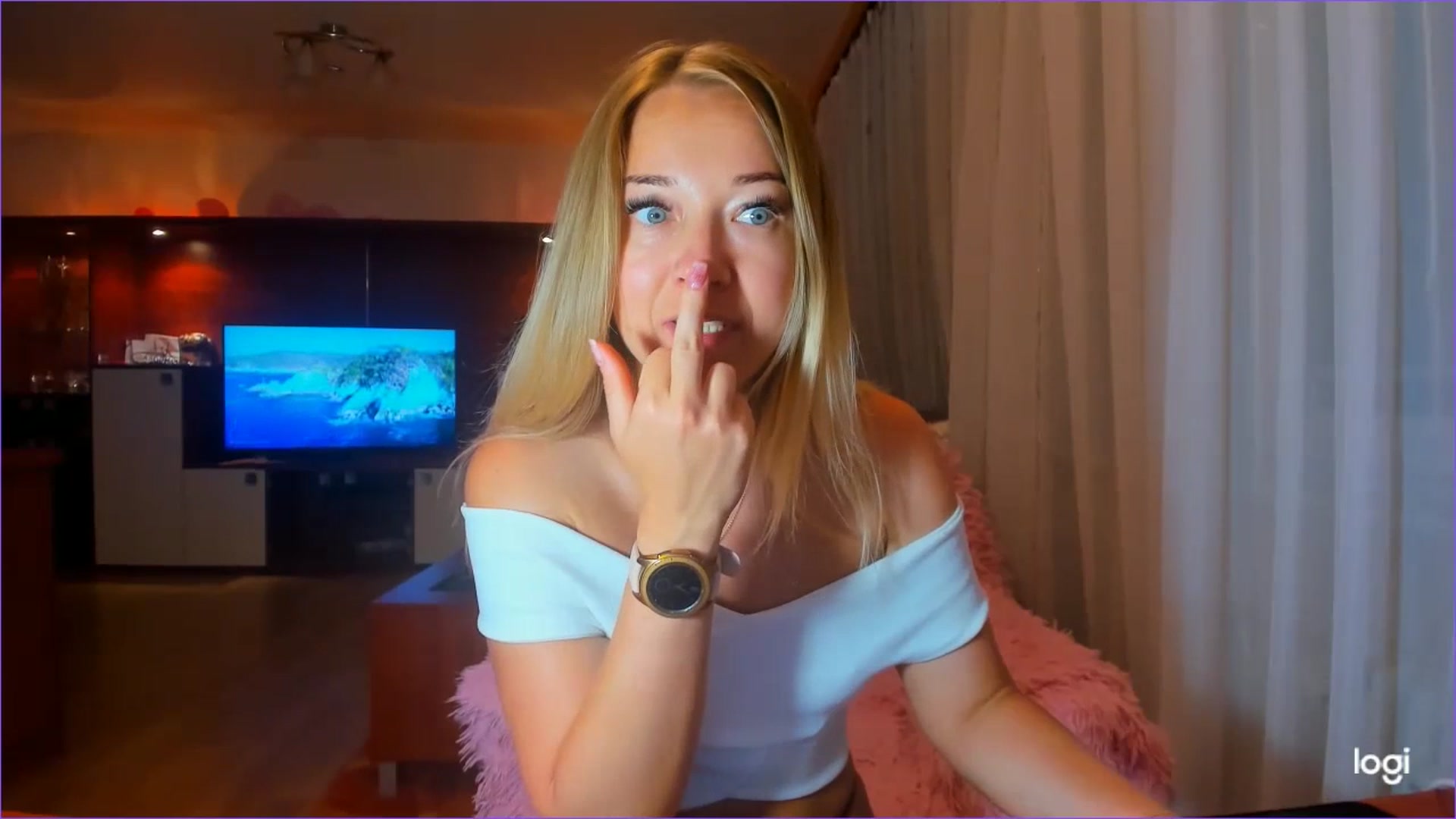 Gallery image thumbnail from FlamingoDream's myfreecams stream on, 06/30/2023, 24:11 image 2 of 20