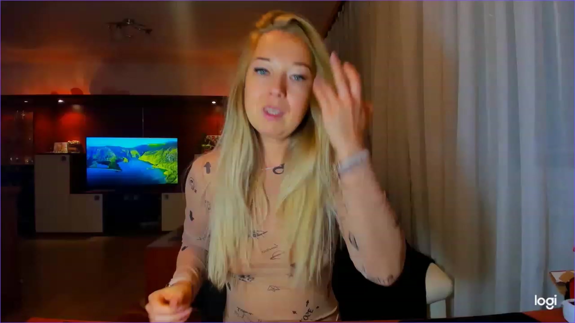Gallery image thumbnail from FlamingoDream's myfreecams stream on, 07/03/2023, 21:20 image 1 of 20