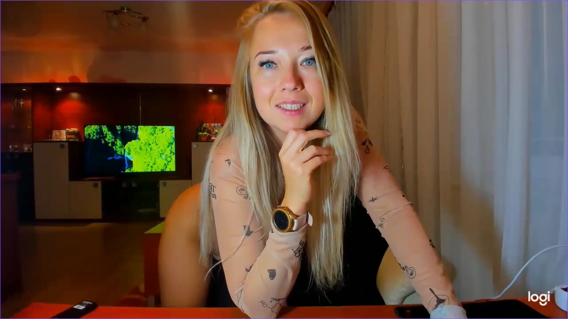 Gallery image thumbnail from FlamingoDream's myfreecams stream on, 07/03/2023, 22:21 image 4 of 20