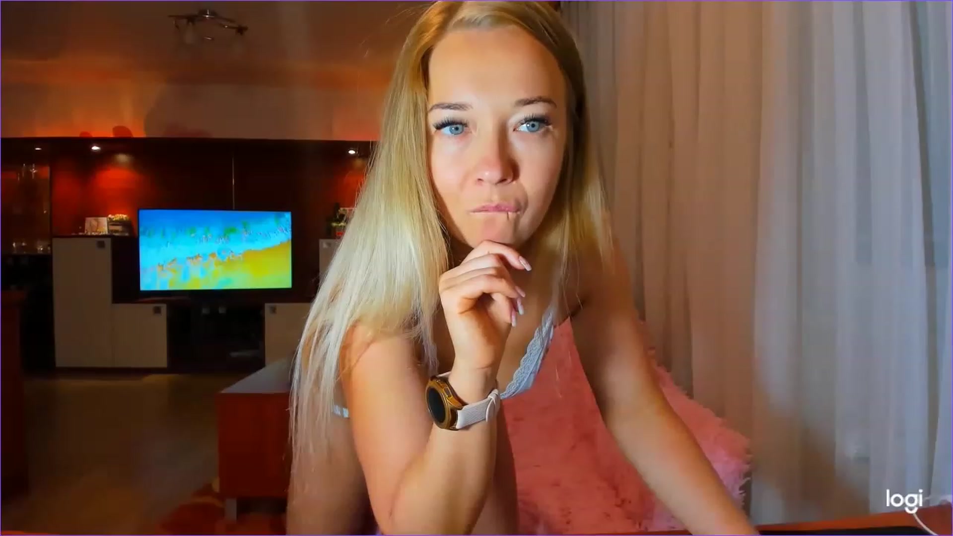 Gallery image thumbnail from FlamingoDream's myfreecams stream on, 07/04/2023, 23:05 image 8 of 20