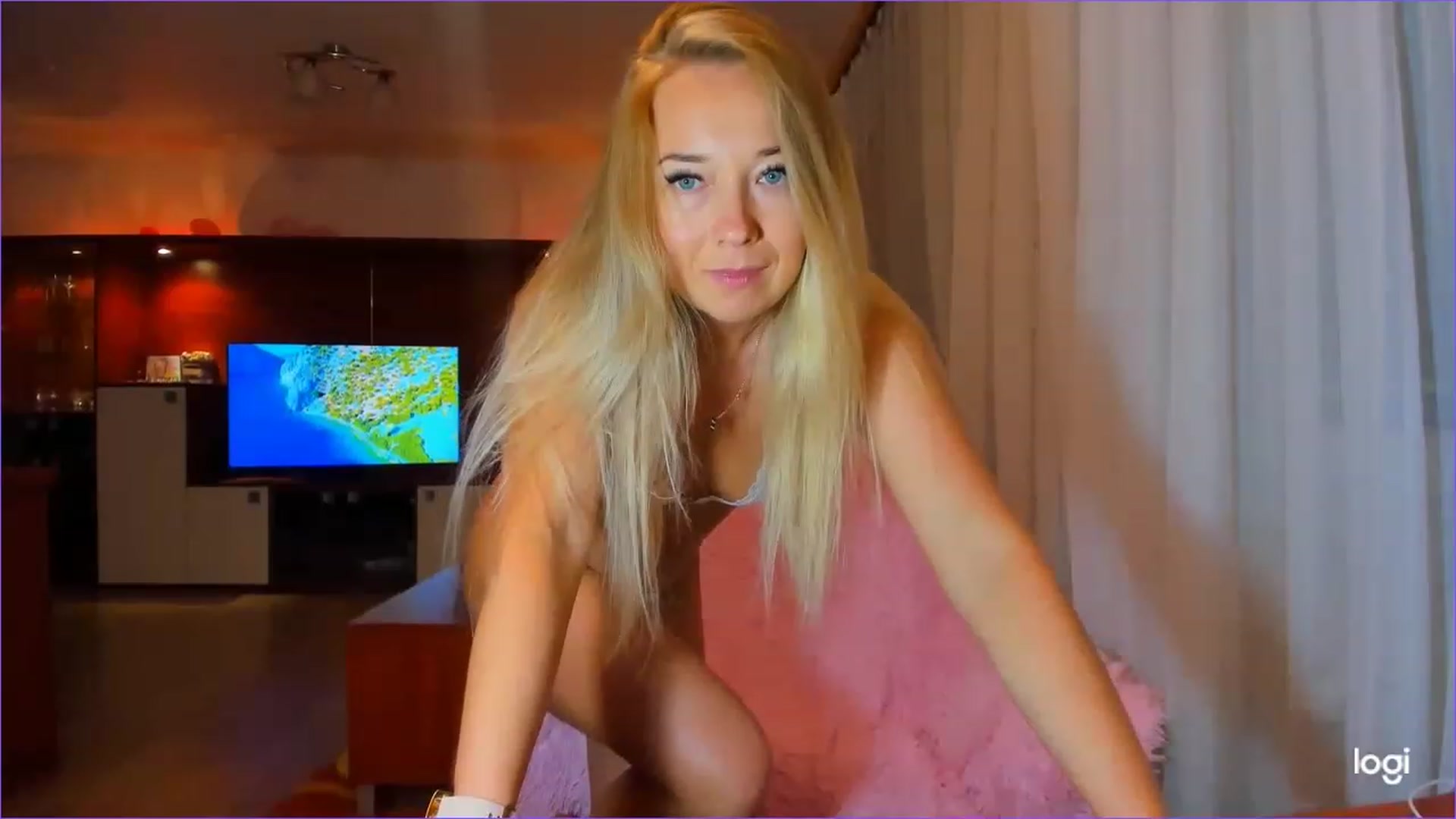 Gallery image thumbnail from FlamingoDream's myfreecams stream on, 07/04/2023, 23:59 image 18 of 20