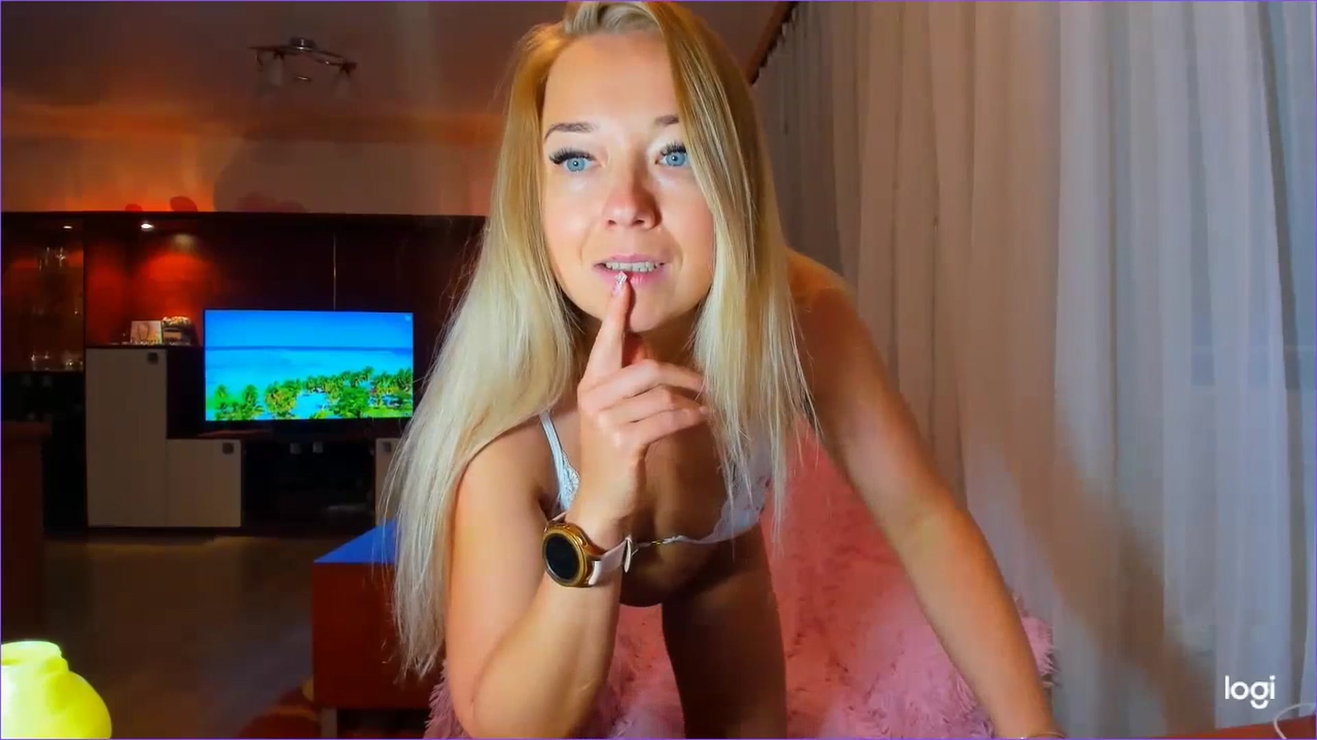 Gallery image thumbnail from FlamingoDream's myfreecams stream on, 07/05/2023, 24:35 image 3 of 20