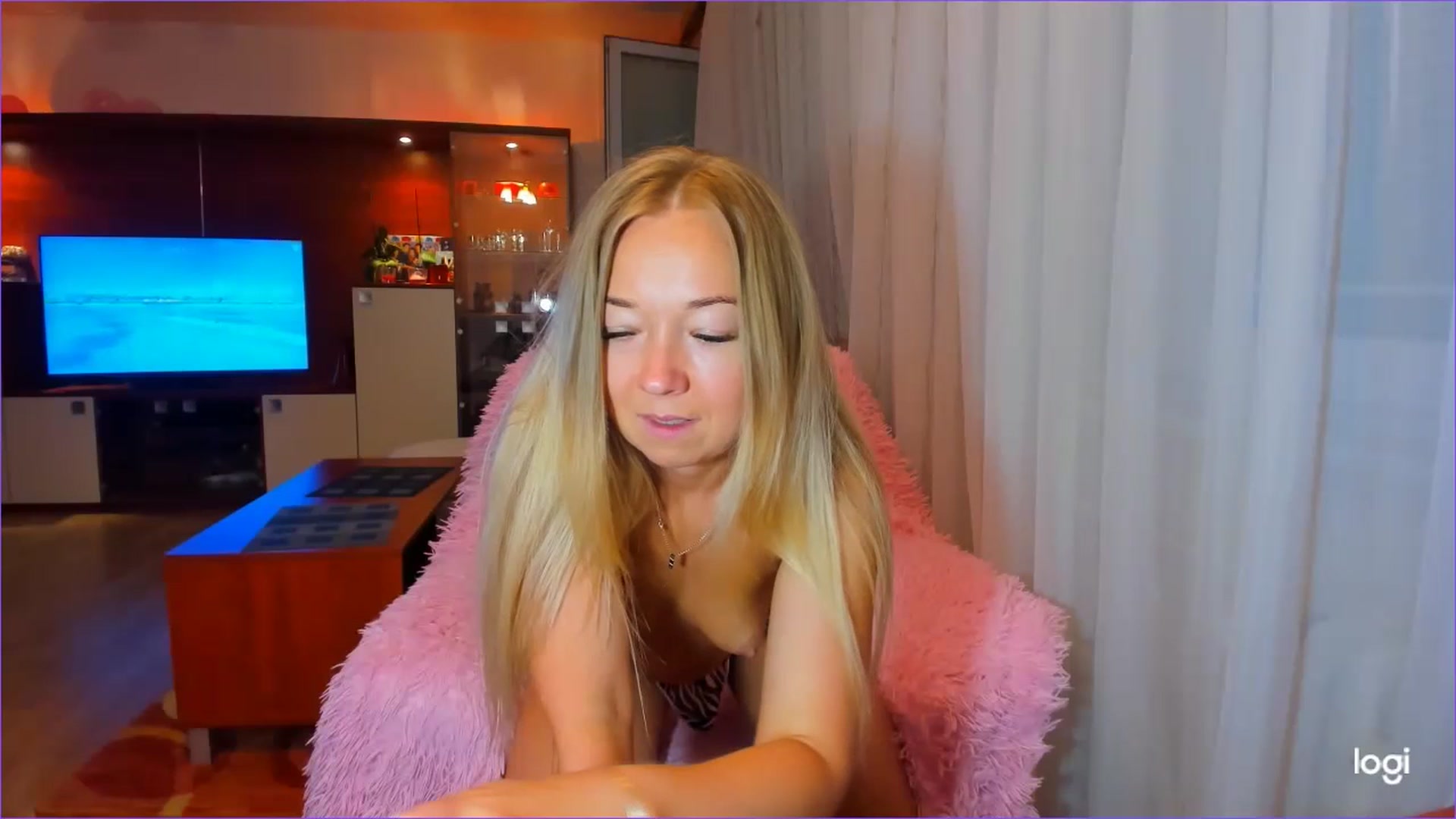 Gallery image thumbnail from FlamingoDream's myfreecams stream on, 07/05/2023, 21:43 image 3 of 20