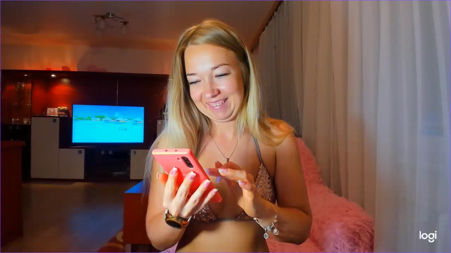 Gallery image thumbnail from FlamingoDream's myfreecams stream on, 07/07/2023, 01:03 image 3 of 20
