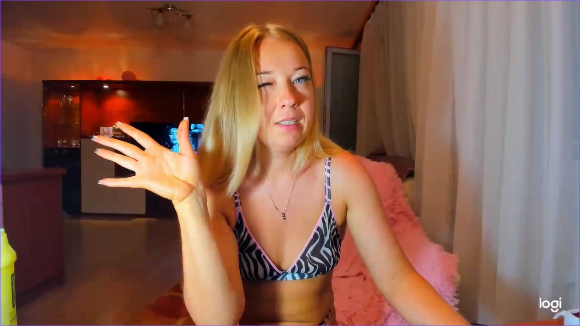 Gallery image thumbnail from FlamingoDream's myfreecams stream on, 07/11/2023, 01:22 image 14 of 20