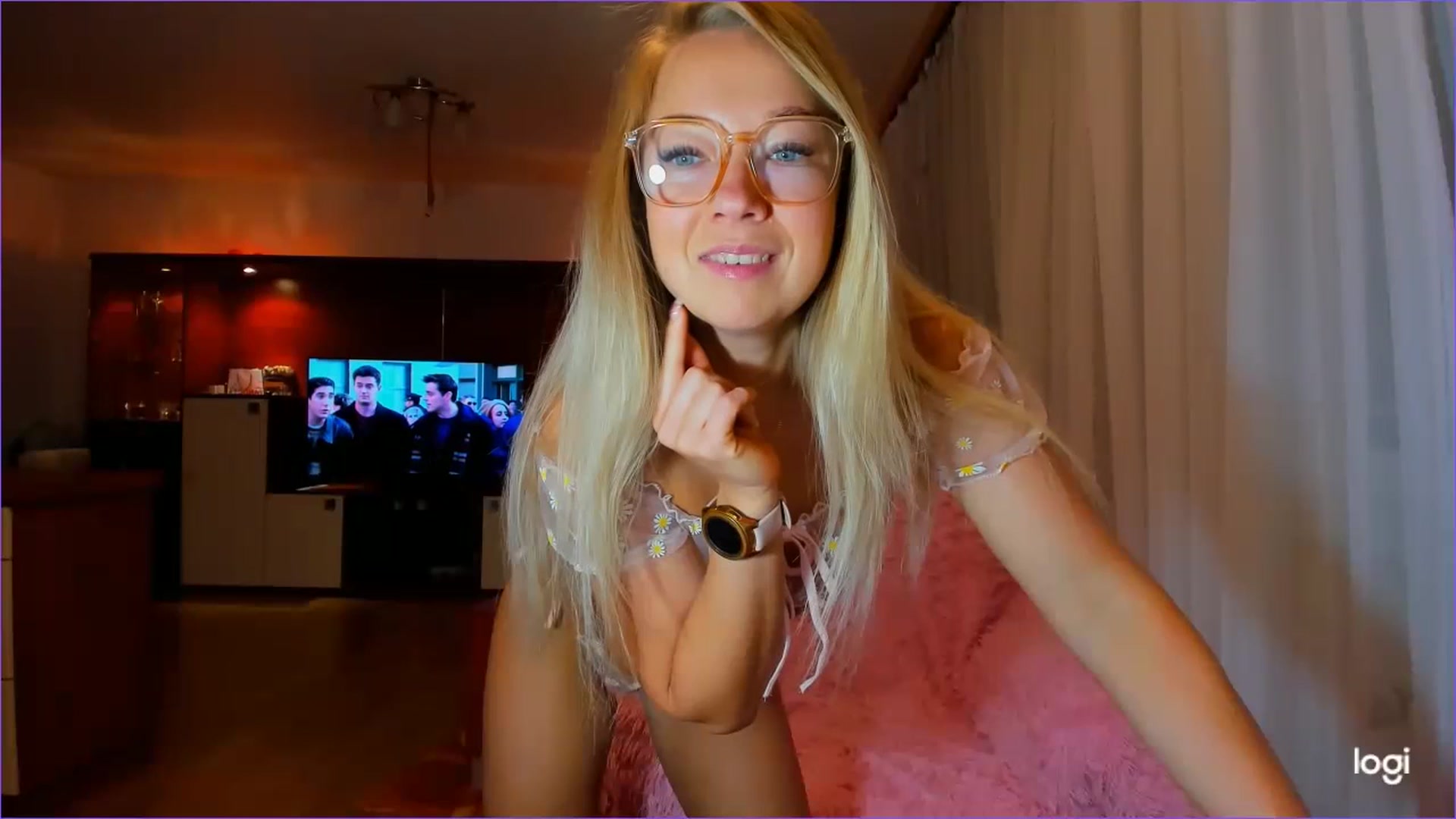 Gallery image thumbnail from FlamingoDream's myfreecams stream on, 07/20/2023, 22:34 image 1 of 20