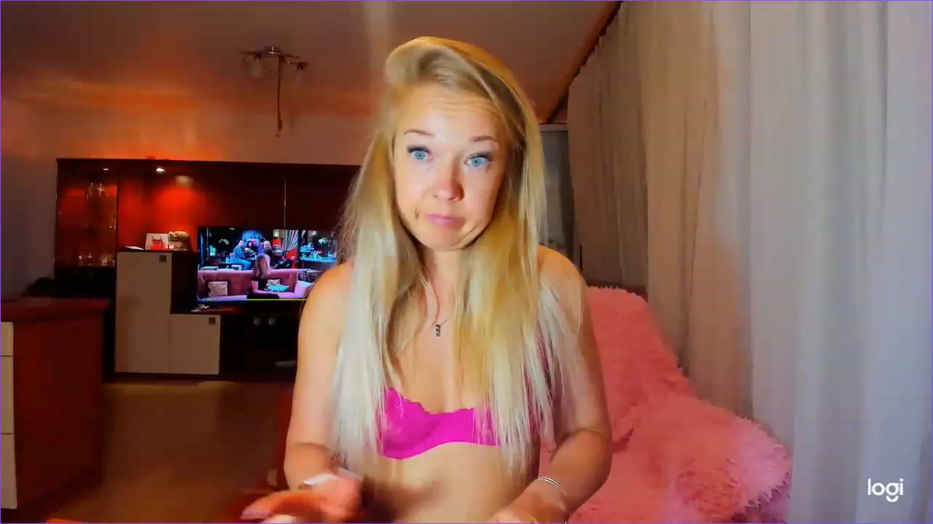 Gallery image thumbnail from FlamingoDream's myfreecams stream on, 07/25/2023, 24:53 image 1 of 20