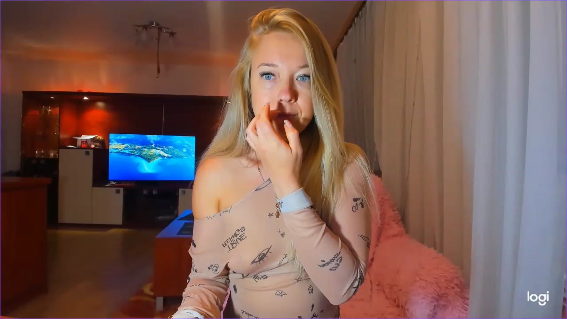 Gallery image thumbnail from FlamingoDream's myfreecams stream on, 07/25/2023, 22:32 image 16 of 20