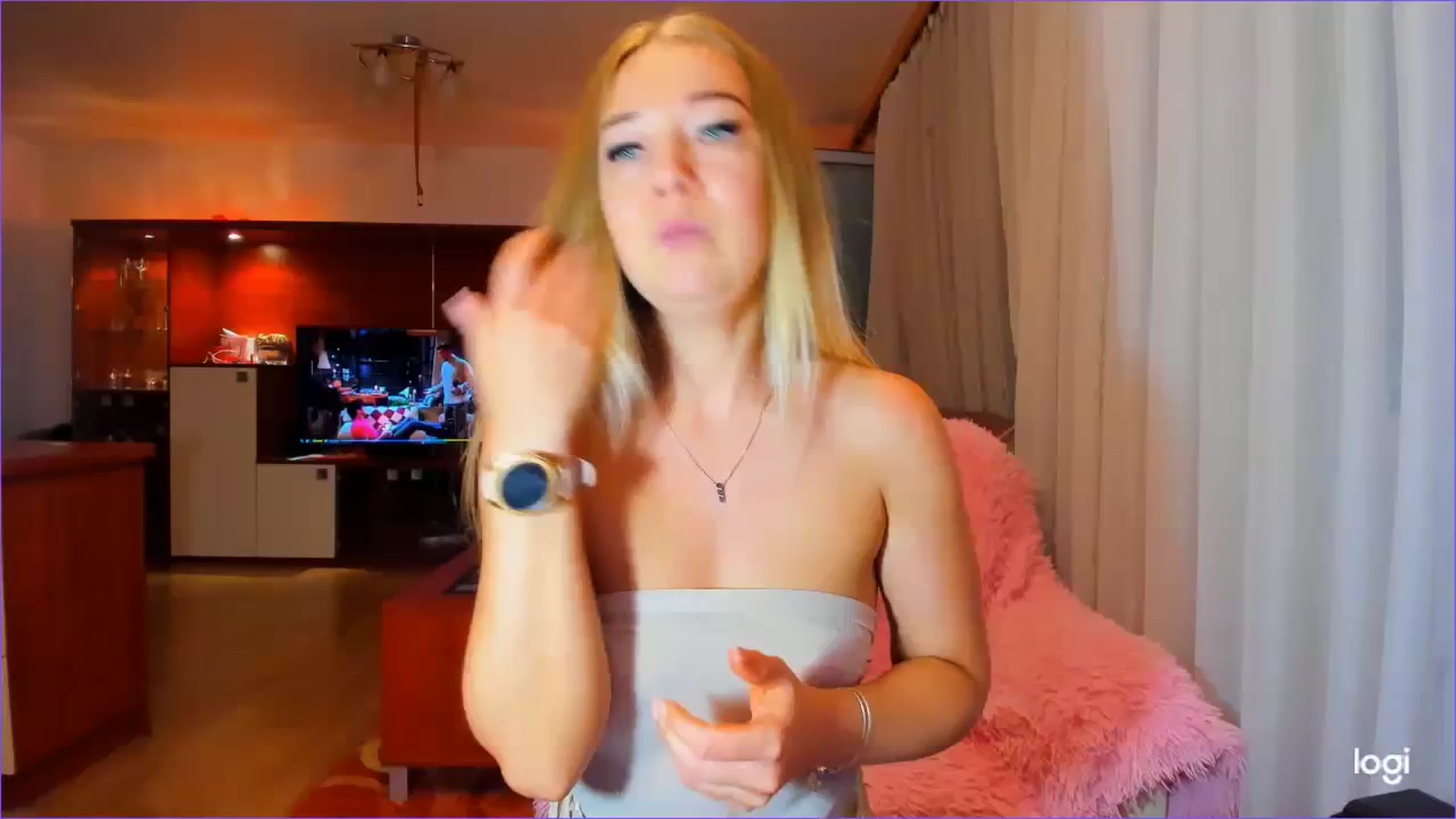 Gallery image thumbnail from FlamingoDream's myfreecams stream on, 08/03/2023, 23:50 image 12 of 20
