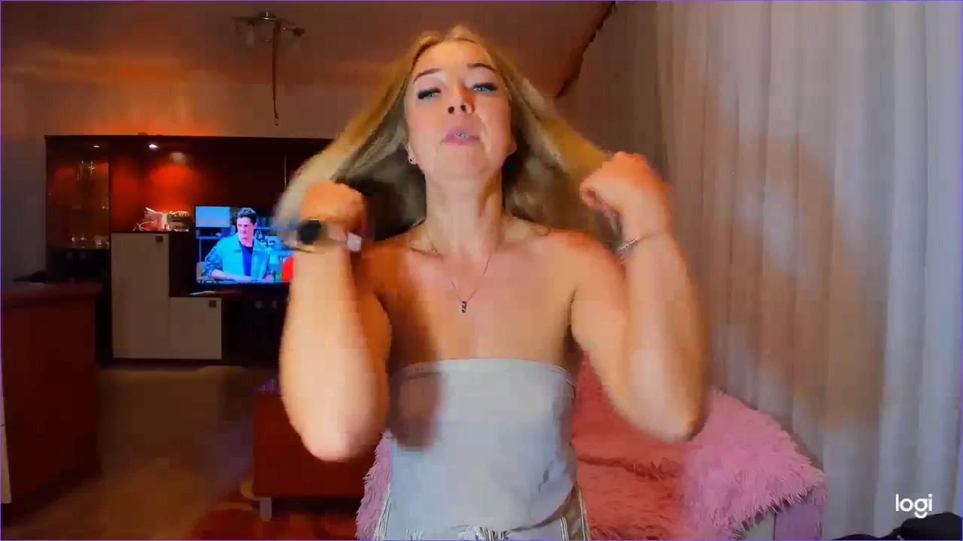 Gallery image thumbnail from FlamingoDream's myfreecams stream on, 08/04/2023, 24:45 image 2 of 20