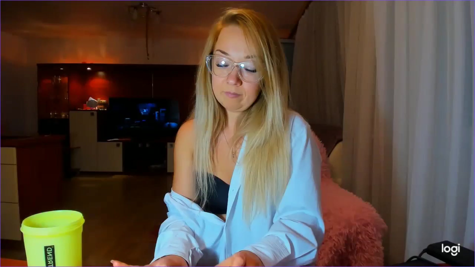 Gallery image thumbnail from FlamingoDream's myfreecams stream on, 08/08/2023, 21:46 image 1 of 20