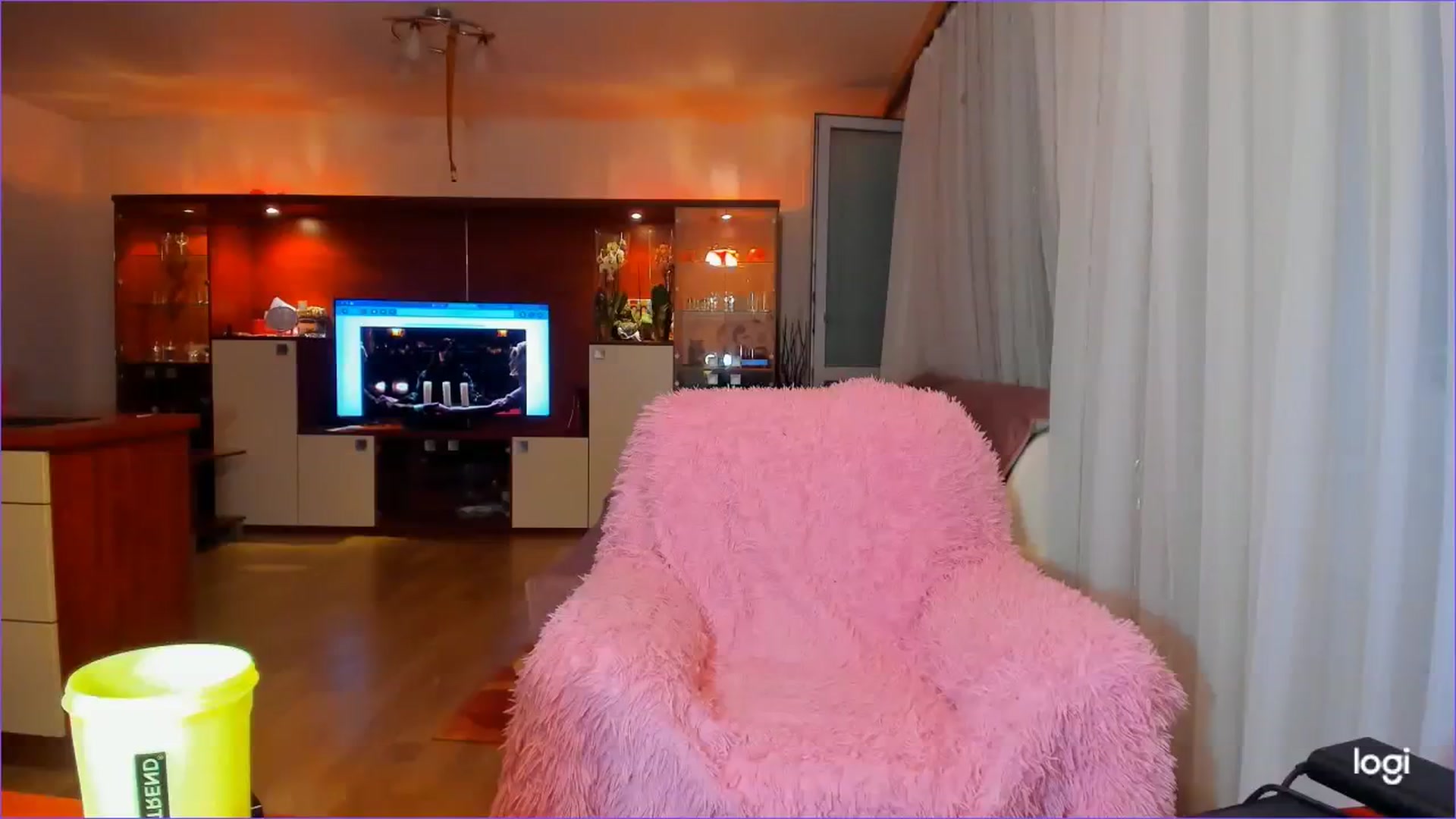 Gallery image thumbnail from FlamingoDream's myfreecams stream on, 08/08/2023, 21:46 image 4 of 20