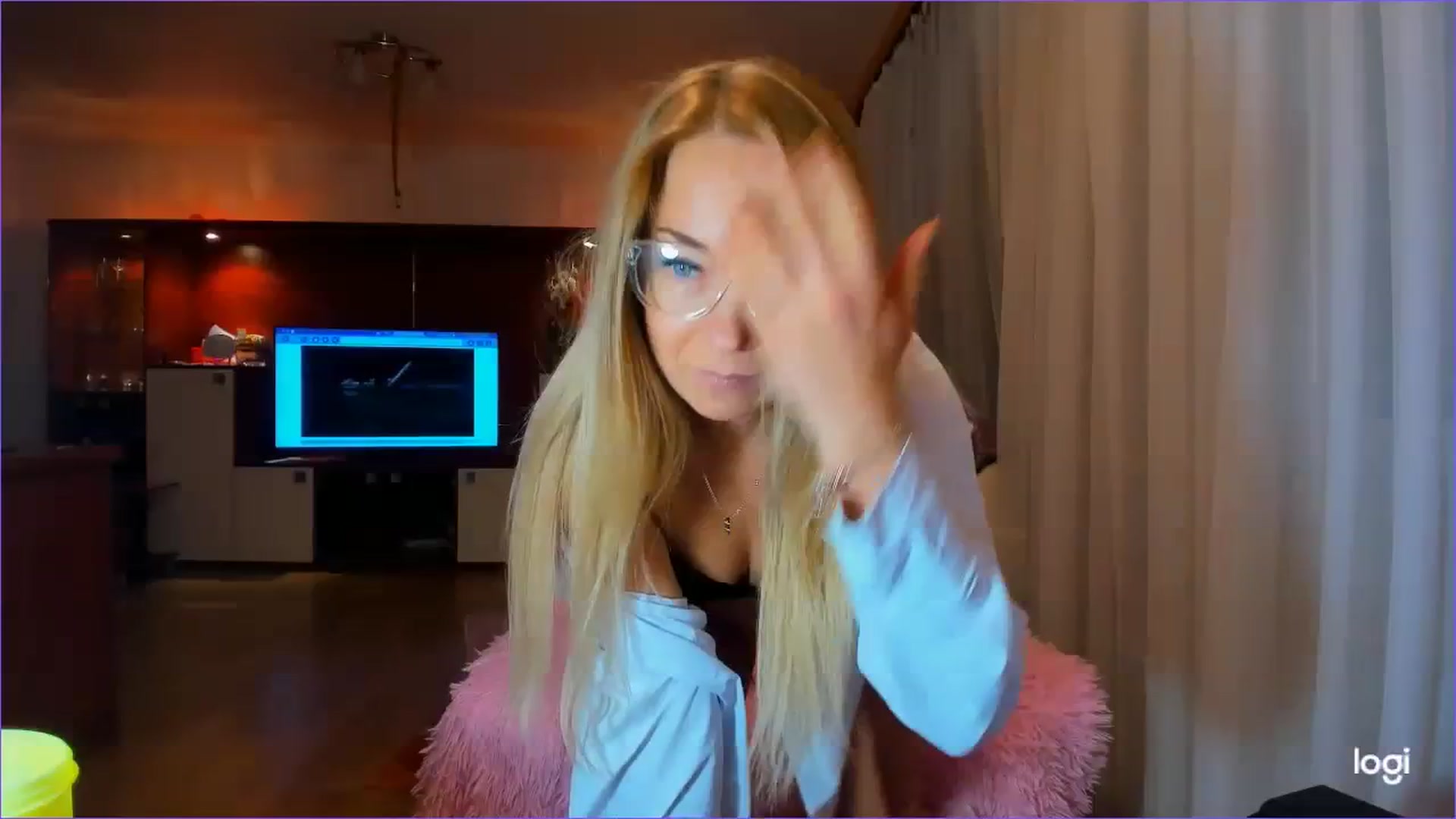 Gallery image thumbnail from FlamingoDream's myfreecams stream on, 08/08/2023, 23:24 image 5 of 20