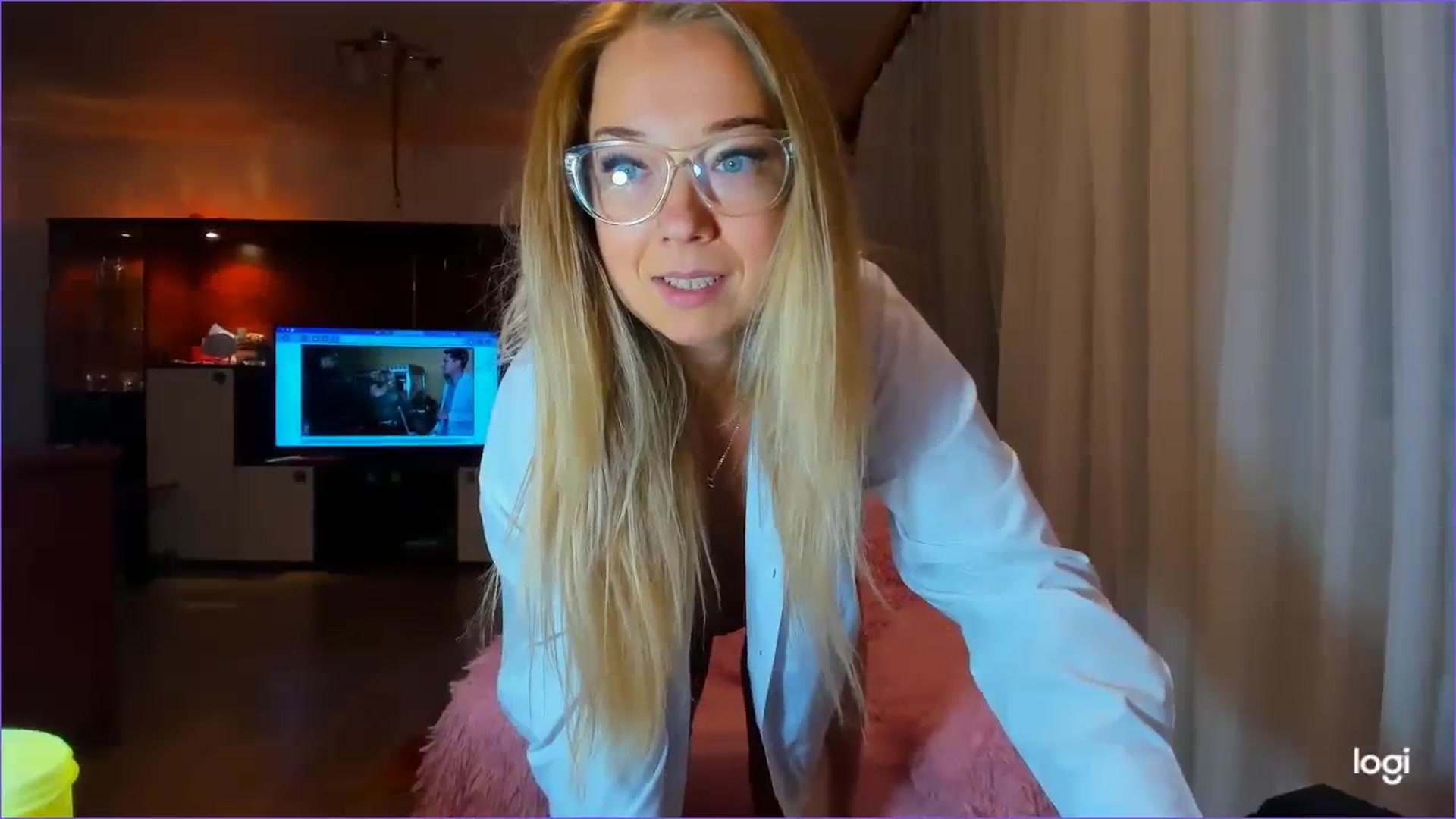 Gallery image thumbnail from FlamingoDream's myfreecams stream on, 08/08/2023, 23:24 image 11 of 20