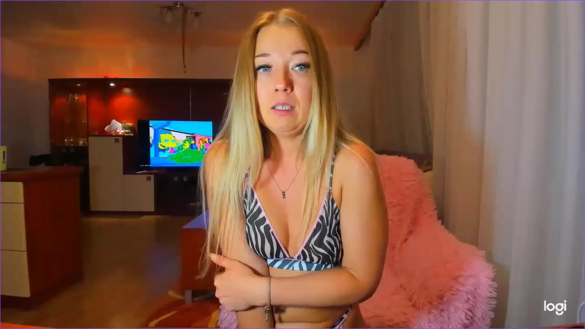 Gallery image thumbnail from FlamingoDream's myfreecams stream on, 08/10/2023, 01:02 image 4 of 20
