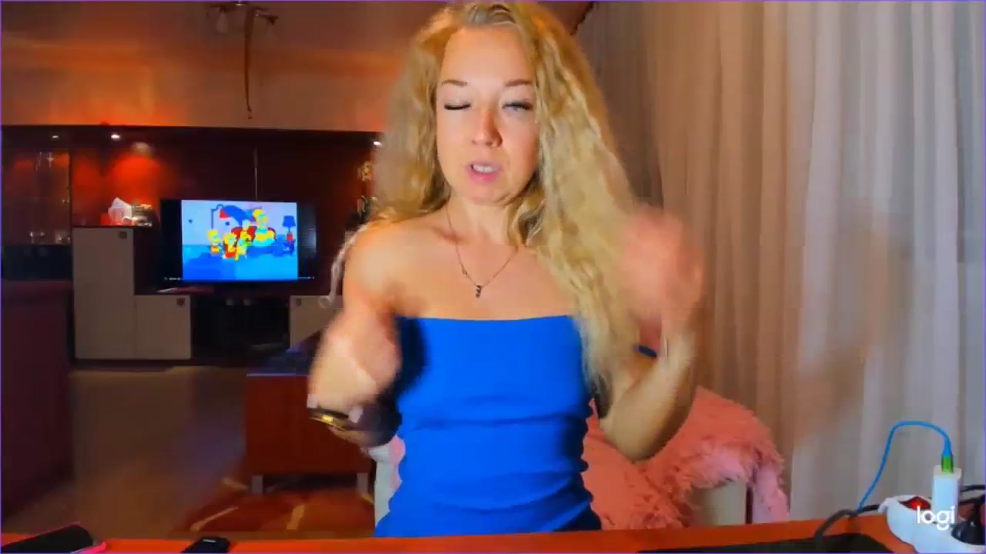 Gallery image thumbnail from FlamingoDream's myfreecams stream on, 08/11/2023, 21:15 image 6 of 20