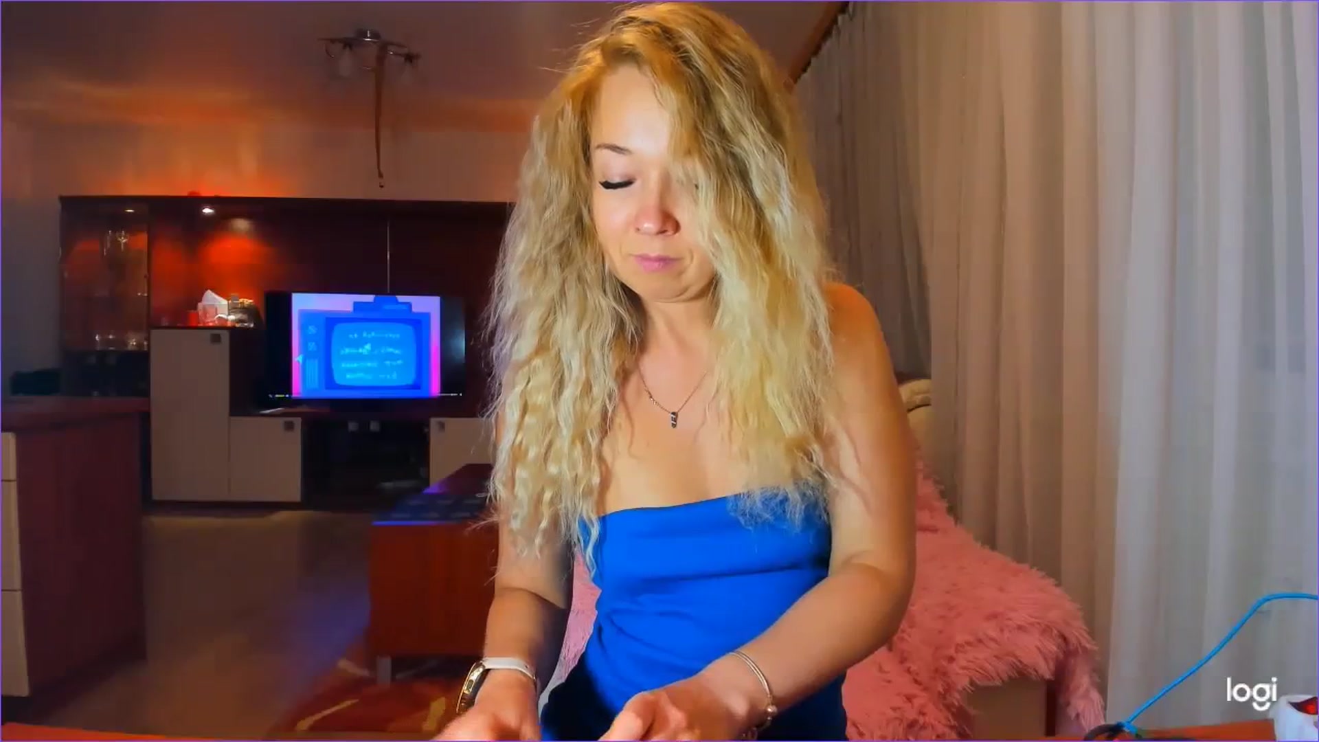 Gallery image thumbnail from FlamingoDream's myfreecams stream on, 08/12/2023, 24:33 image 17 of 20