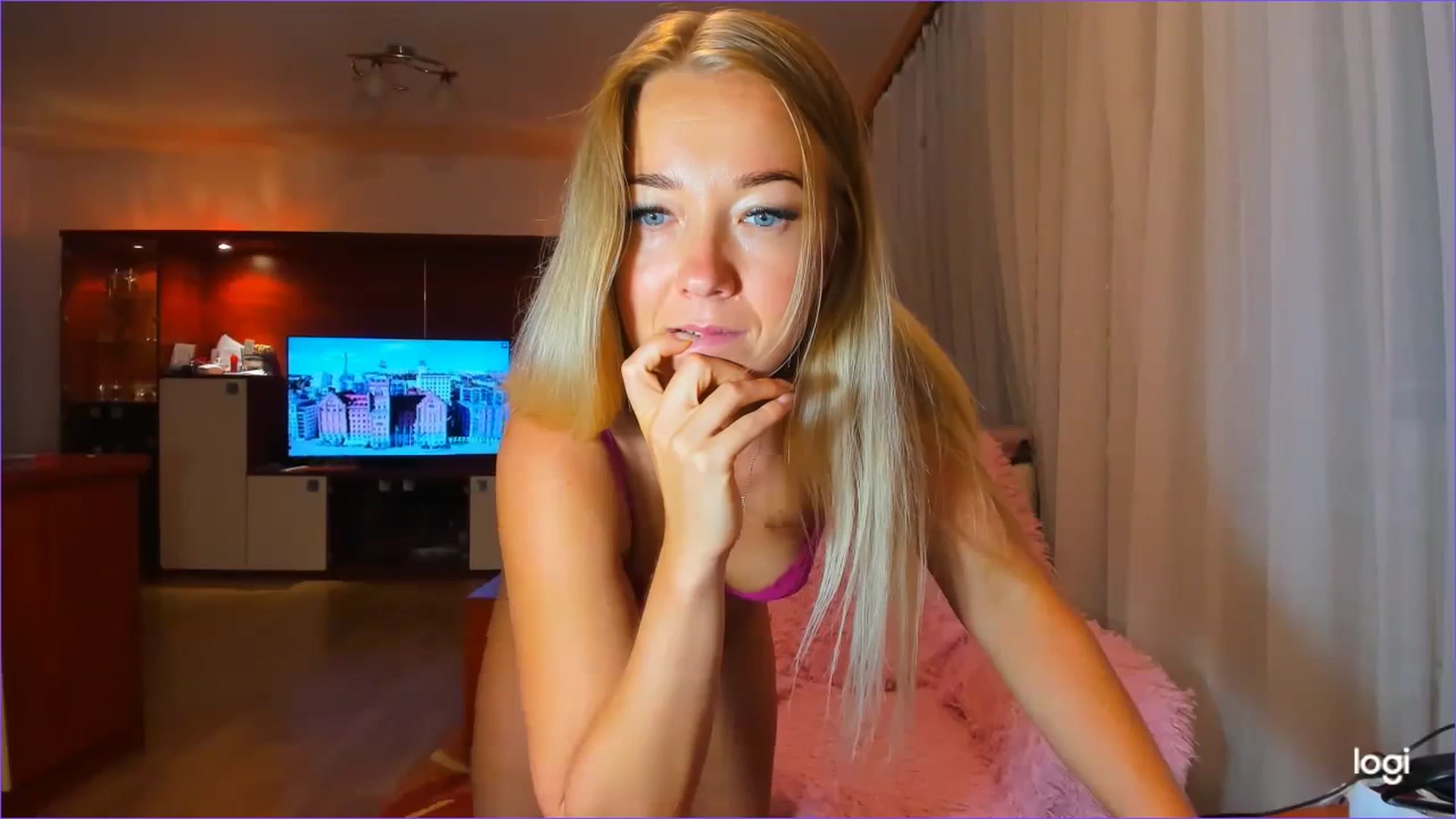 Gallery image thumbnail from FlamingoDream's myfreecams stream on, 09/07/2023, 01:43 image 9 of 20