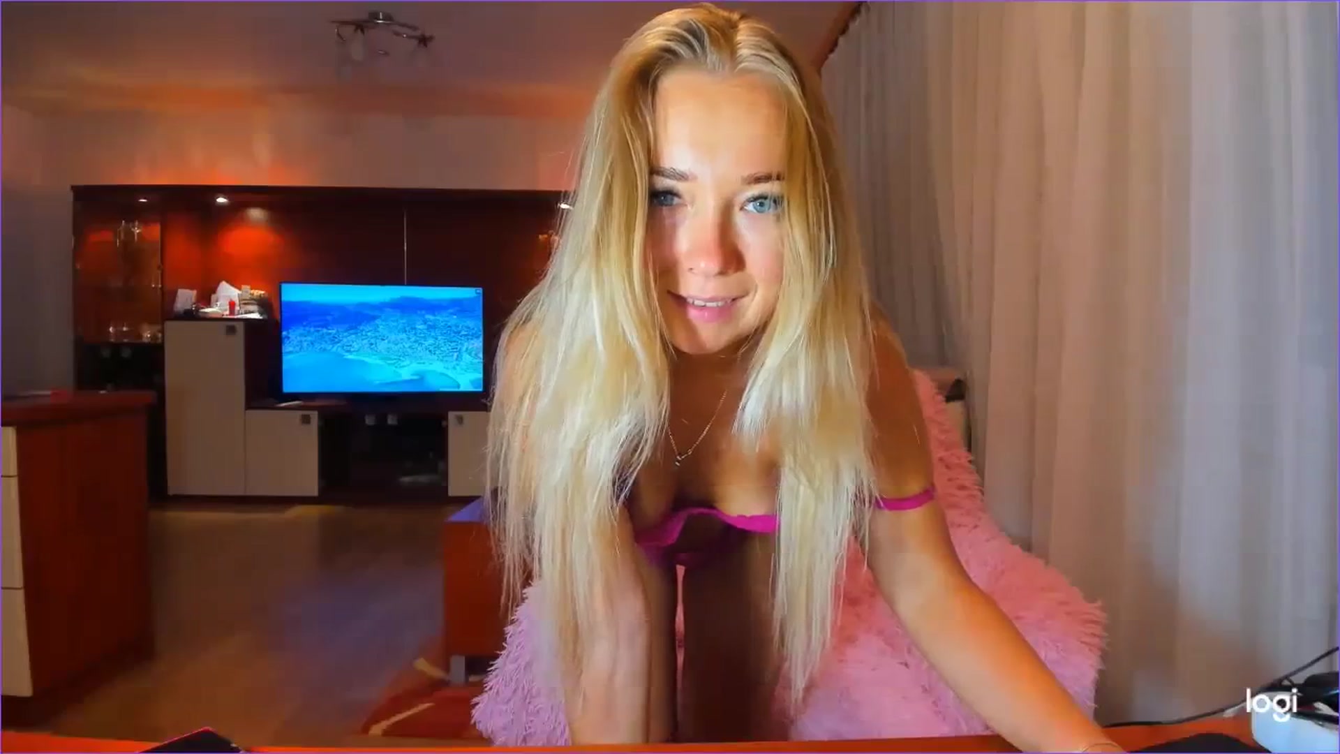 Gallery image thumbnail from FlamingoDream's myfreecams stream on, 09/07/2023, 01:43 image 16 of 20
