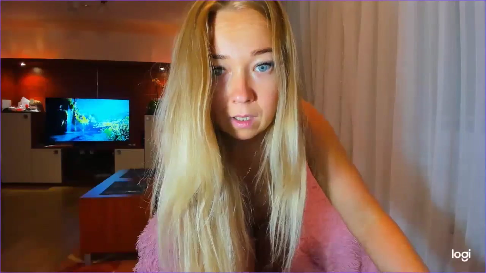 Gallery image thumbnail from FlamingoDream's myfreecams stream on, 09/07/2023, 22:40 image 14 of 20