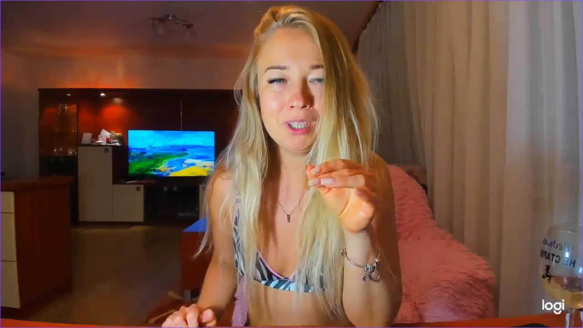 Gallery image thumbnail from FlamingoDream's myfreecams stream on, 09/09/2023, 24:41 image 9 of 20