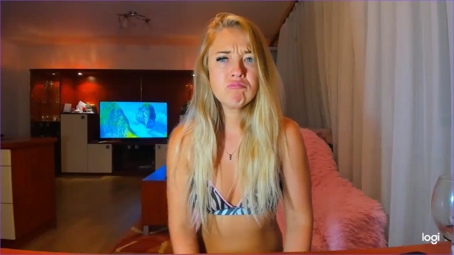 Gallery image thumbnail from FlamingoDream's myfreecams stream on, 09/09/2023, 24:41 image 17 of 20