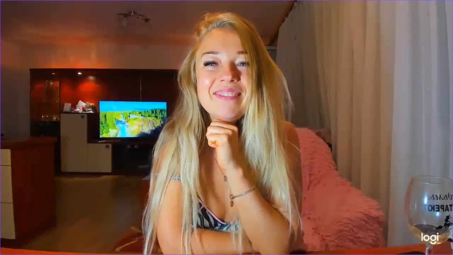 Gallery image thumbnail from FlamingoDream's myfreecams stream on, 09/09/2023, 24:41 image 14 of 20