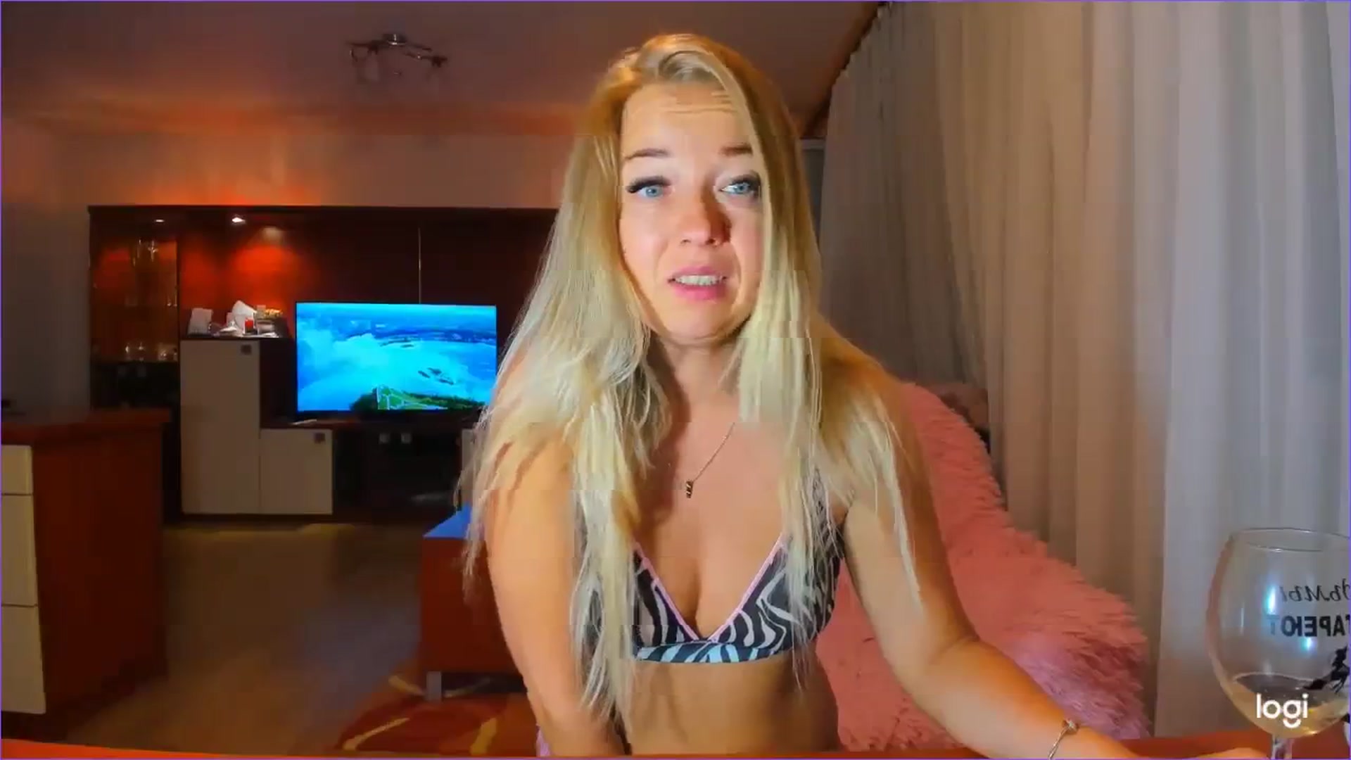 Gallery image thumbnail from FlamingoDream's myfreecams stream on, 09/09/2023, 24:41 image 15 of 20
