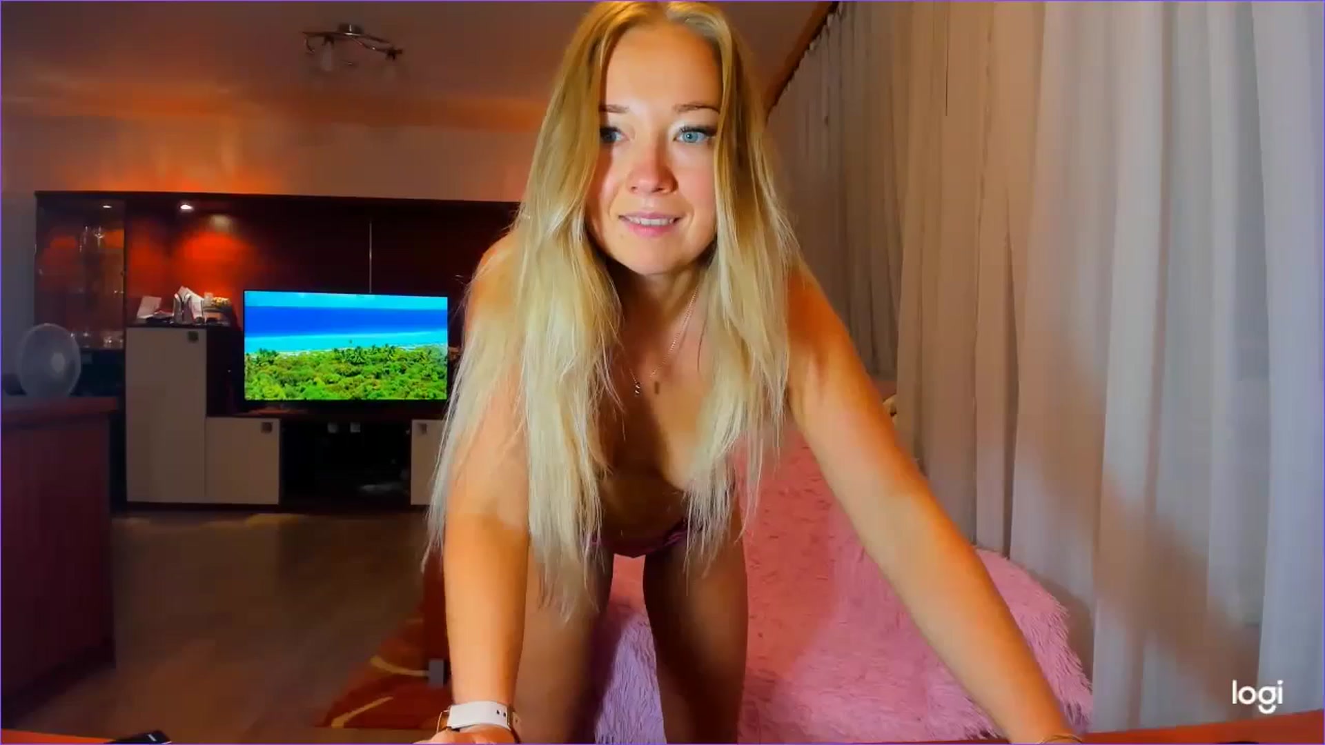 Gallery image thumbnail from FlamingoDream's myfreecams stream on, 09/18/2023, 22:33 image 4 of 20