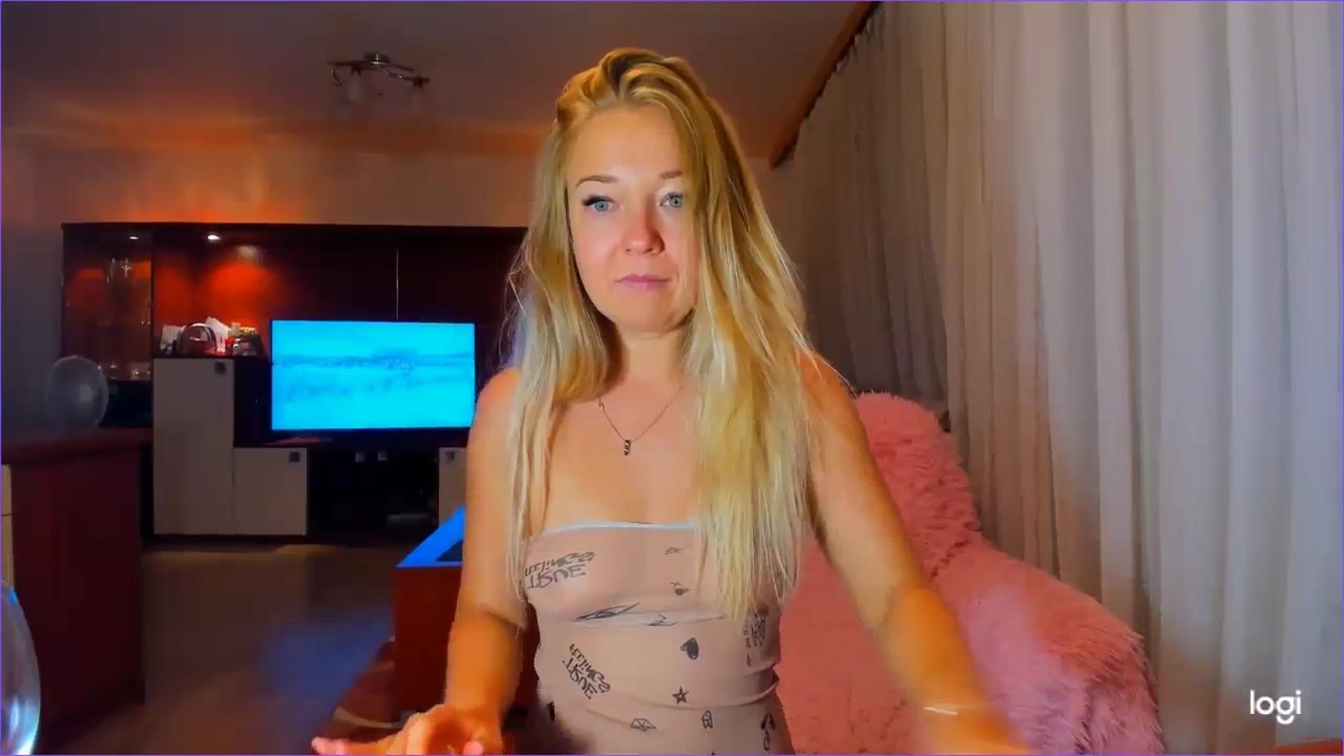 Gallery image thumbnail from FlamingoDream's myfreecams stream on, 09/22/2023, 23:30 image 11 of 20